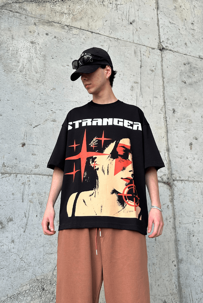 Stranger Baskılı Siyah Oversize T-shirt