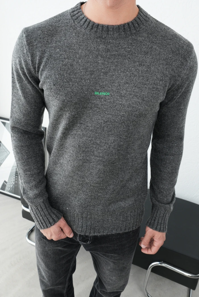 SILENCE Minimal Nakış Detaylı Kazak - Gri