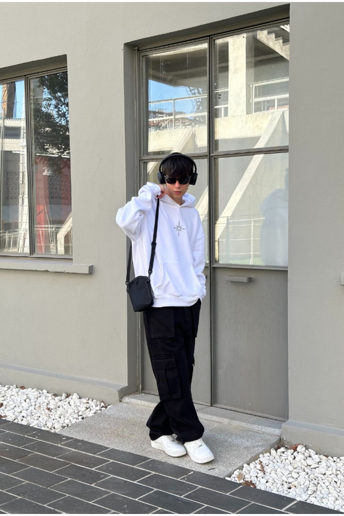 Taş Baskılı Beyaz Oversize Hoodie