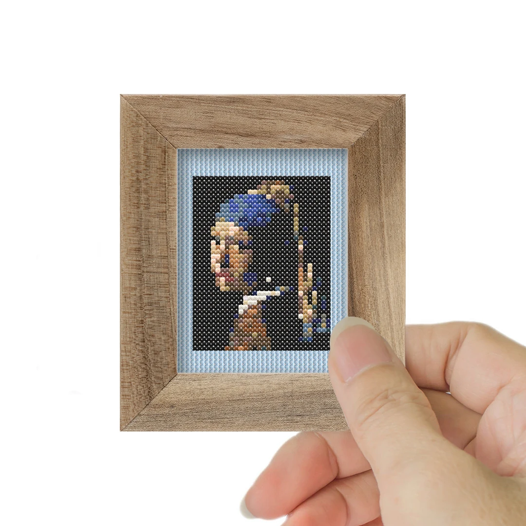 İnci Küpeli Kız DMC Muline Çerçevesiz Mini Etamin Kiti