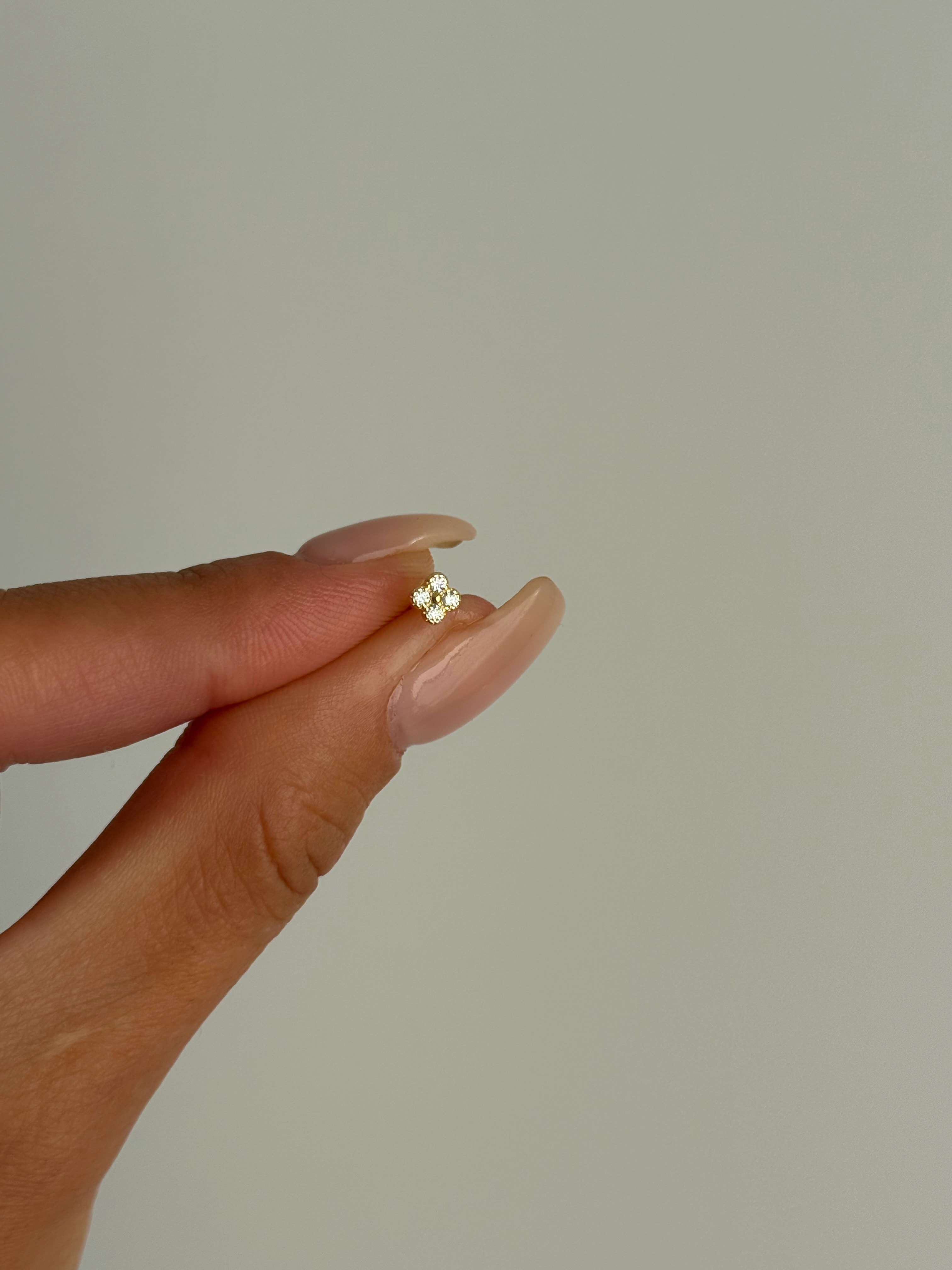 925 Gümüş Taş Detaylı Yonca Piercing