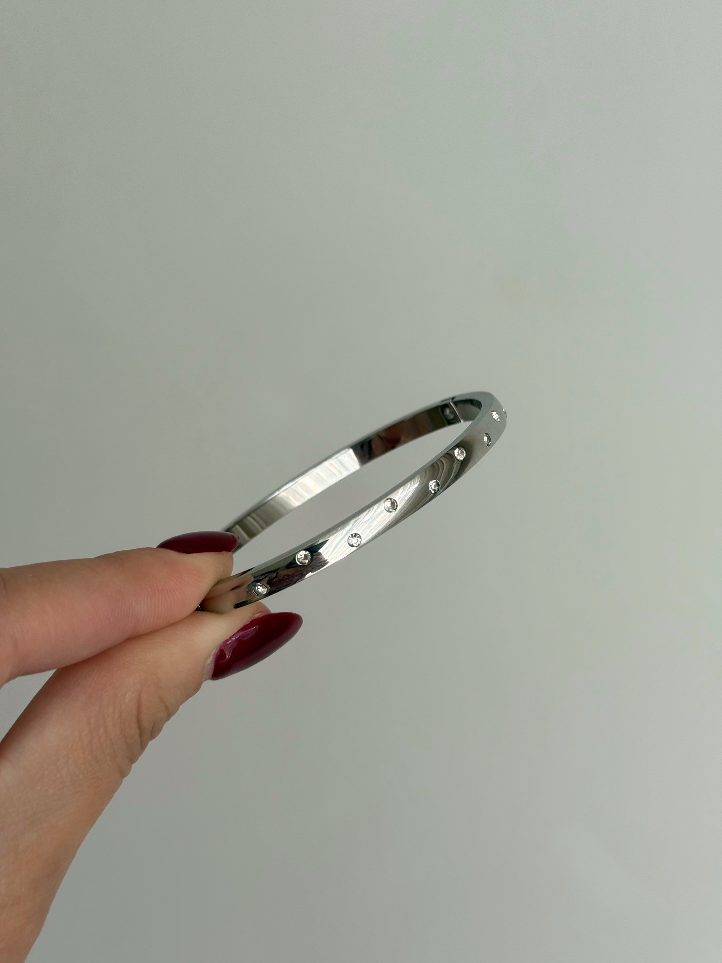 Çelik Silver Taş Detaylı Kelepçe Bileklik