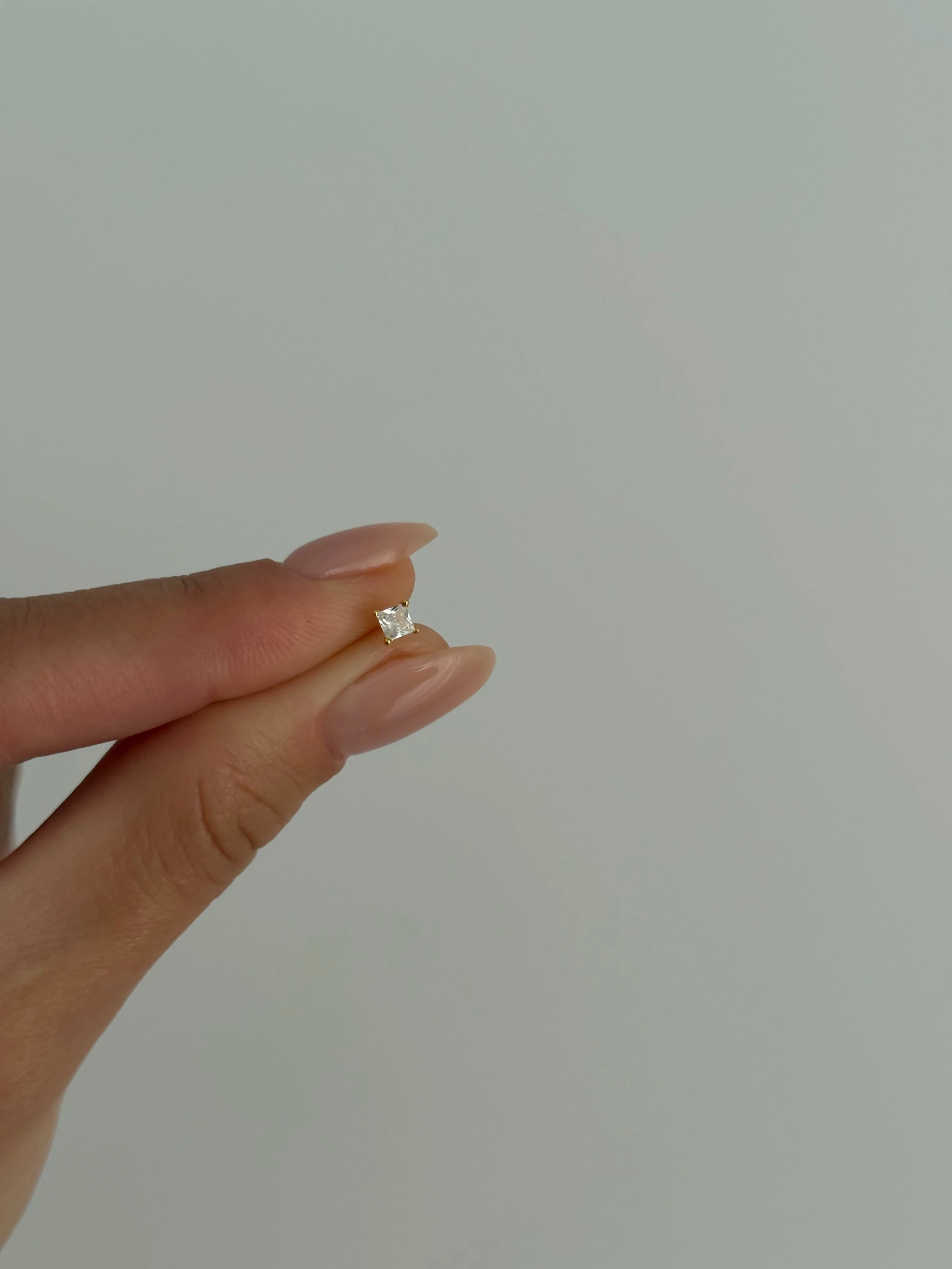 925 Gümüş Kare Taş Detaylı Piercing