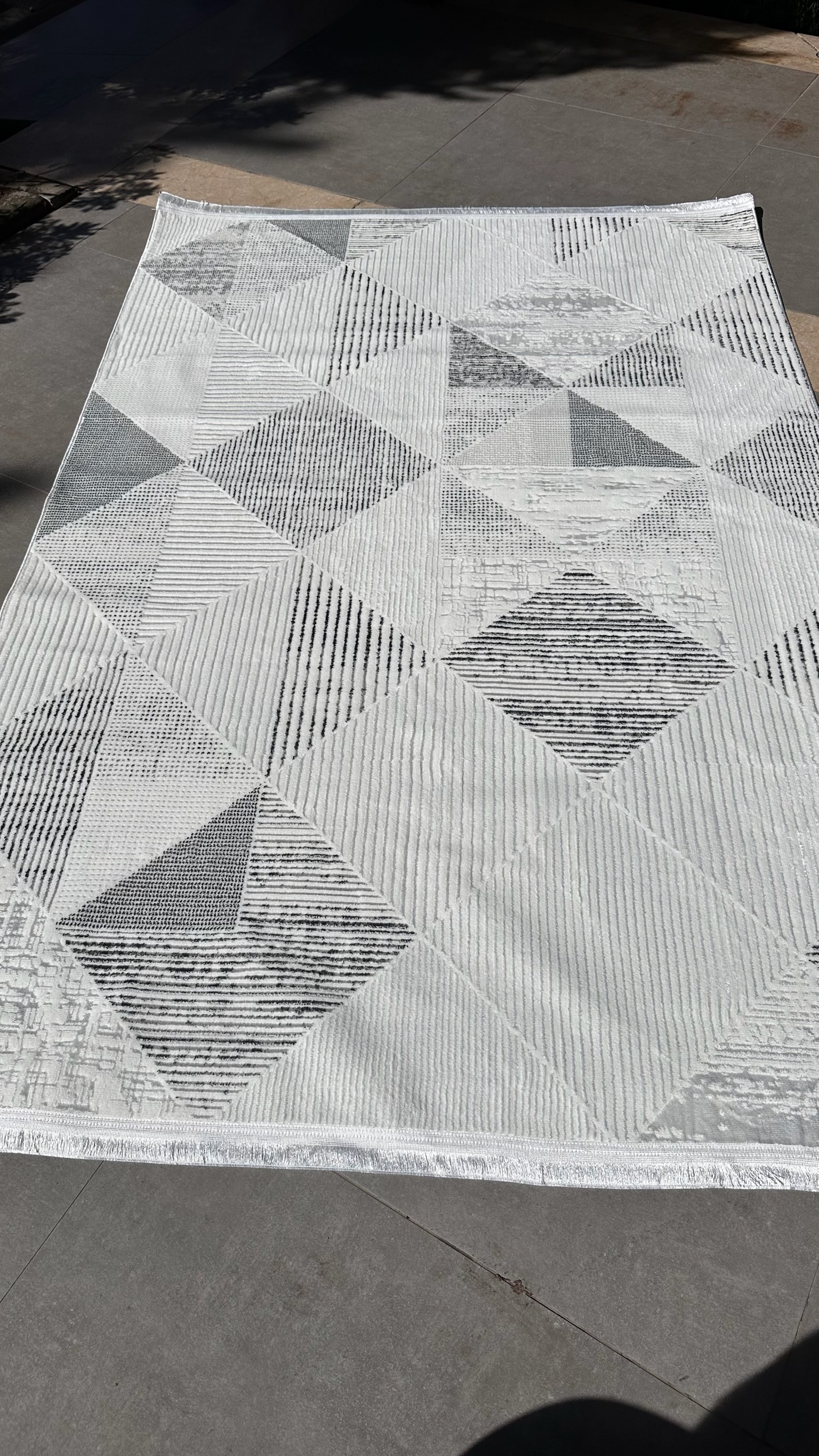 Makinede Yıkanabilir Halı Diamond Desen - Krem / Antrasit