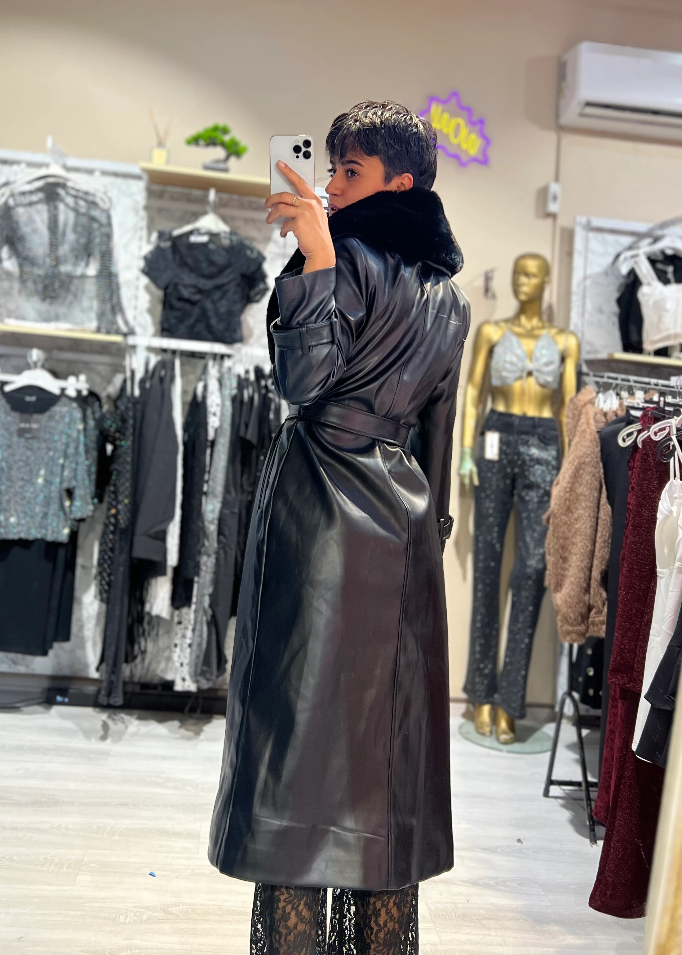 Yakası Çıkabilen Kürklü Kemerli Suni Deri Mont