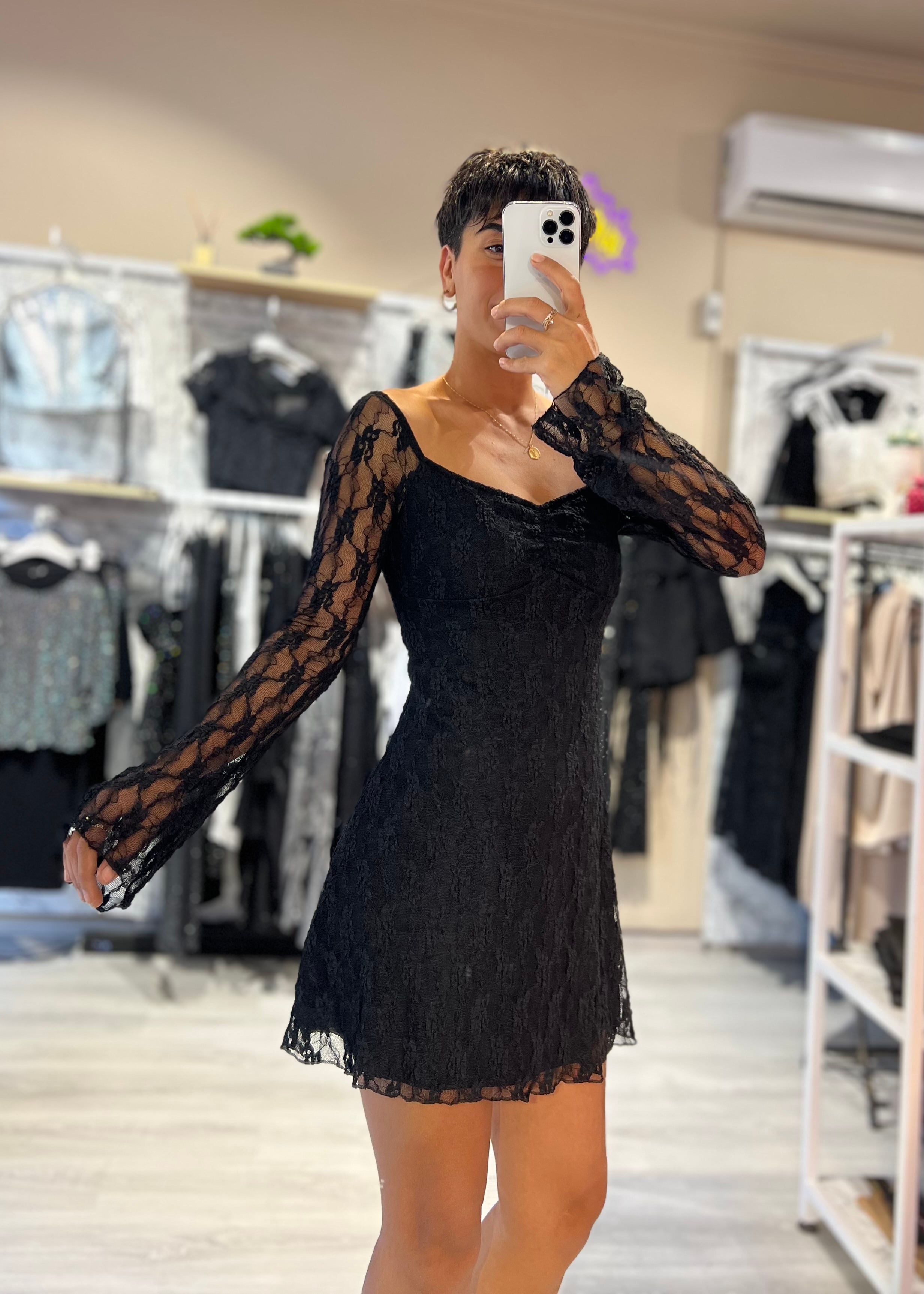 Dantel Madonna Yaka Elegance Elbise