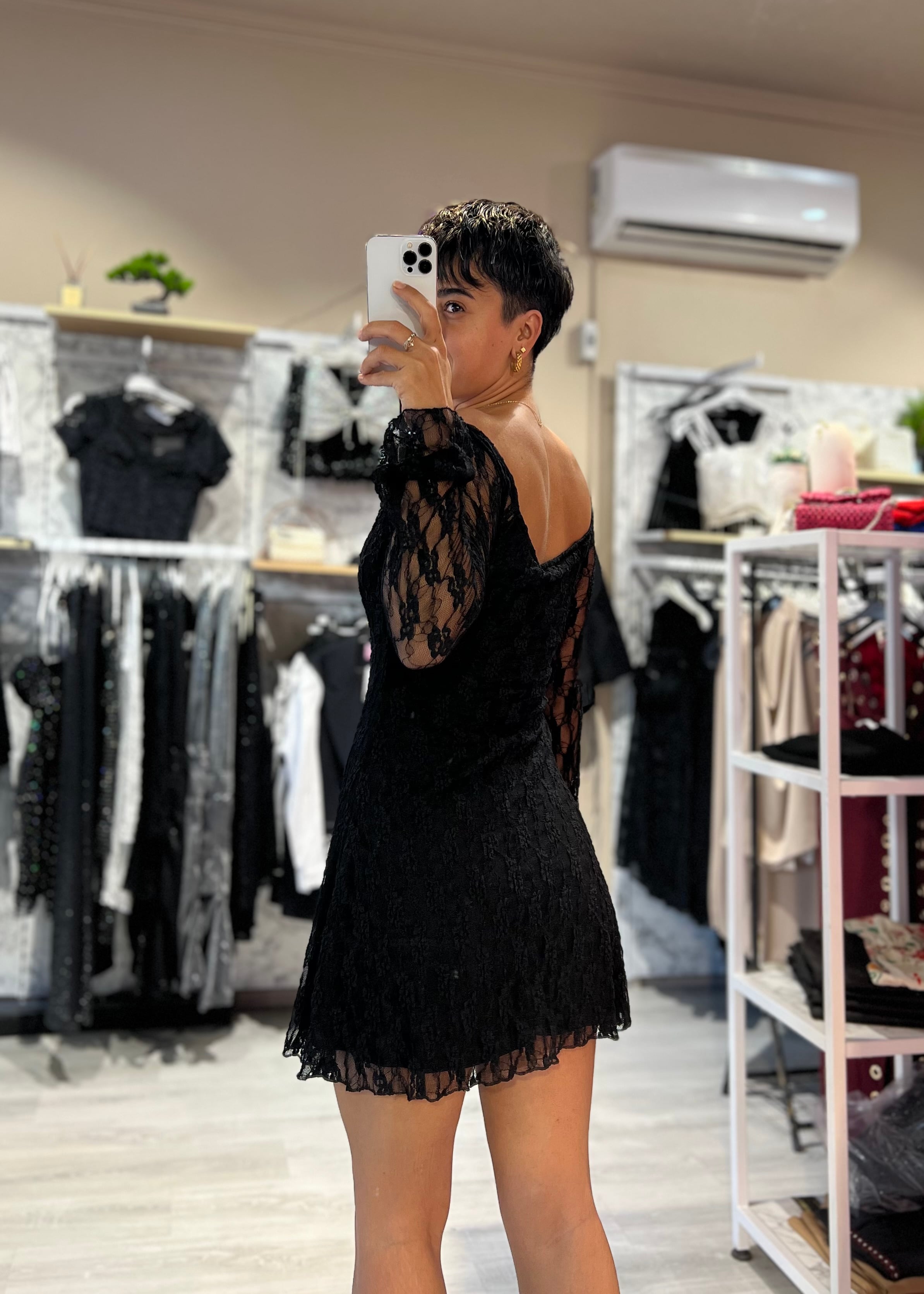 Dantel Madonna Yaka Elegance Elbise