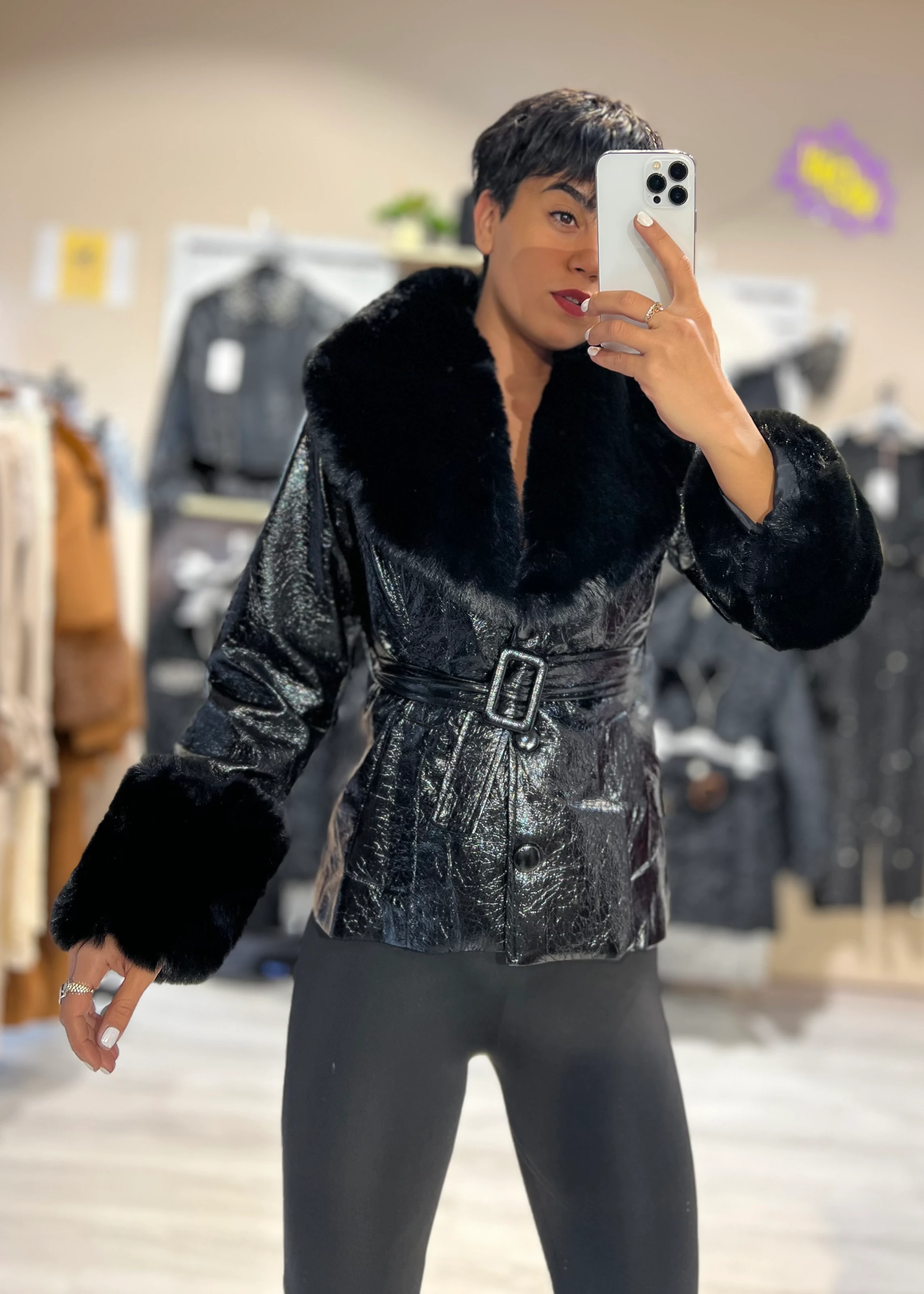 Noemi Kürklü Rugan Mont  - SİYAH