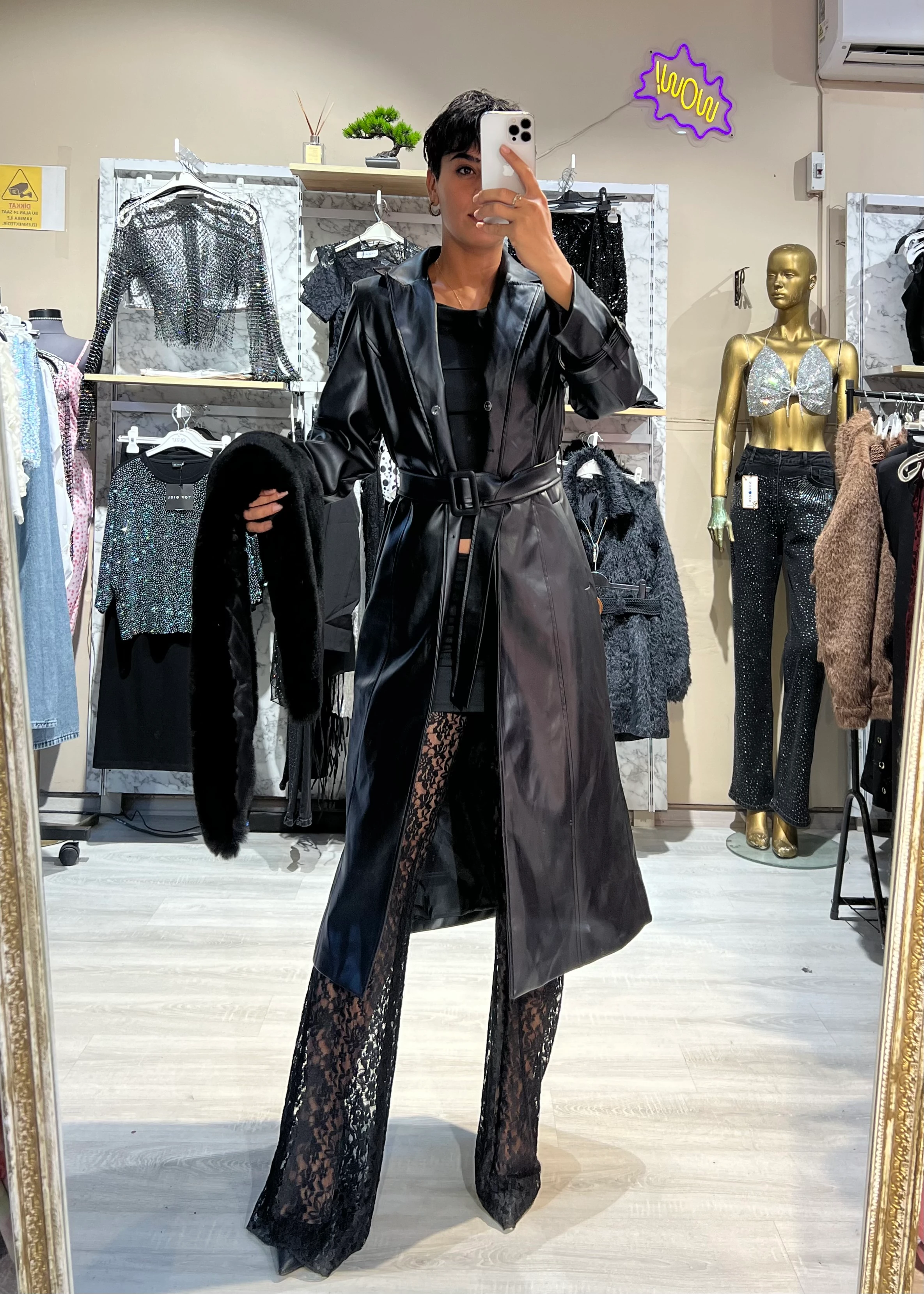 Yakası Çıkabilen Kürklü Kemerli Suni Deri Mont