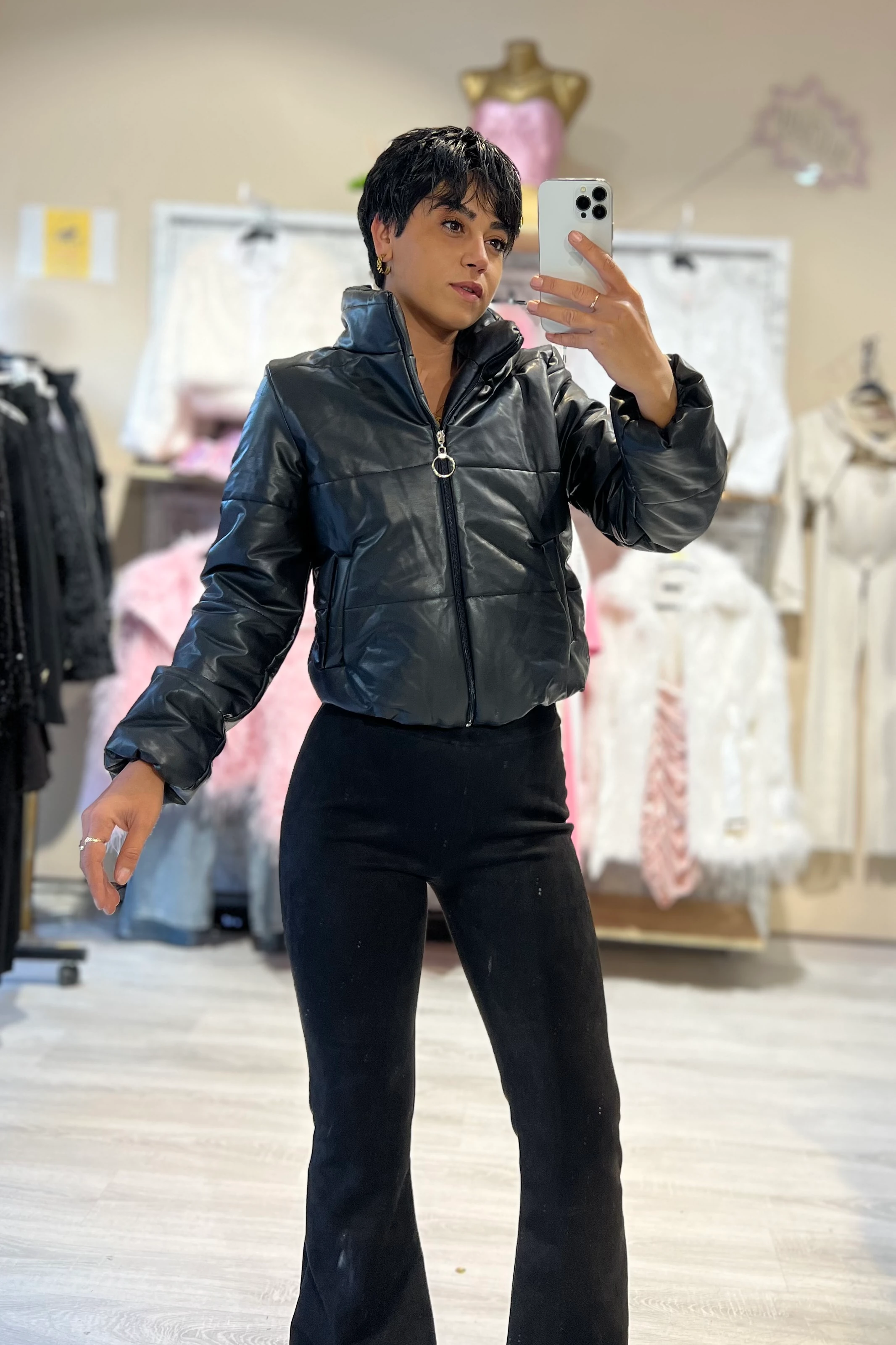 Siyah Dik Yaka Suni Deri Şişme Mont