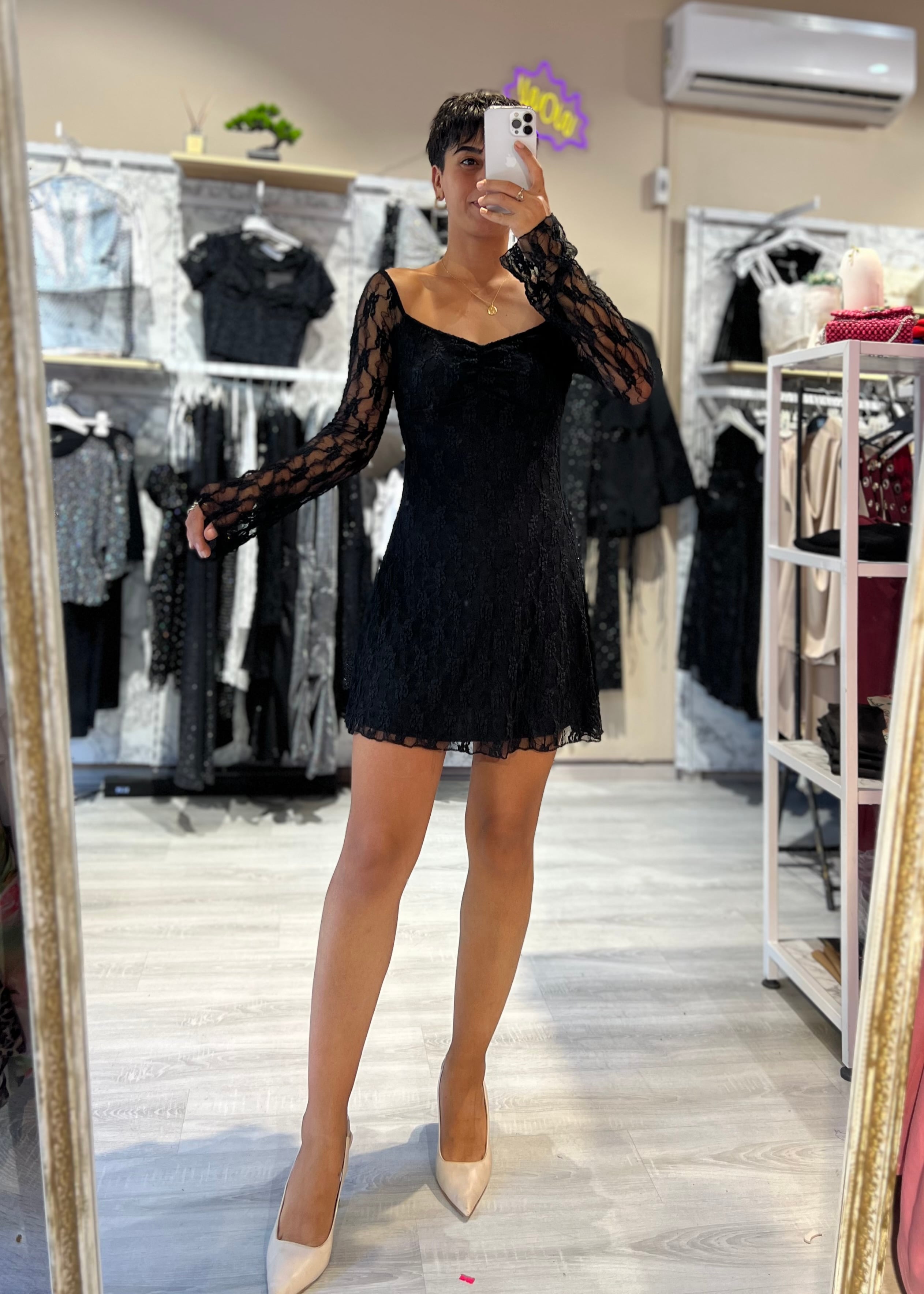 Dantel Madonna Yaka Elegance Elbise - SİYAH
