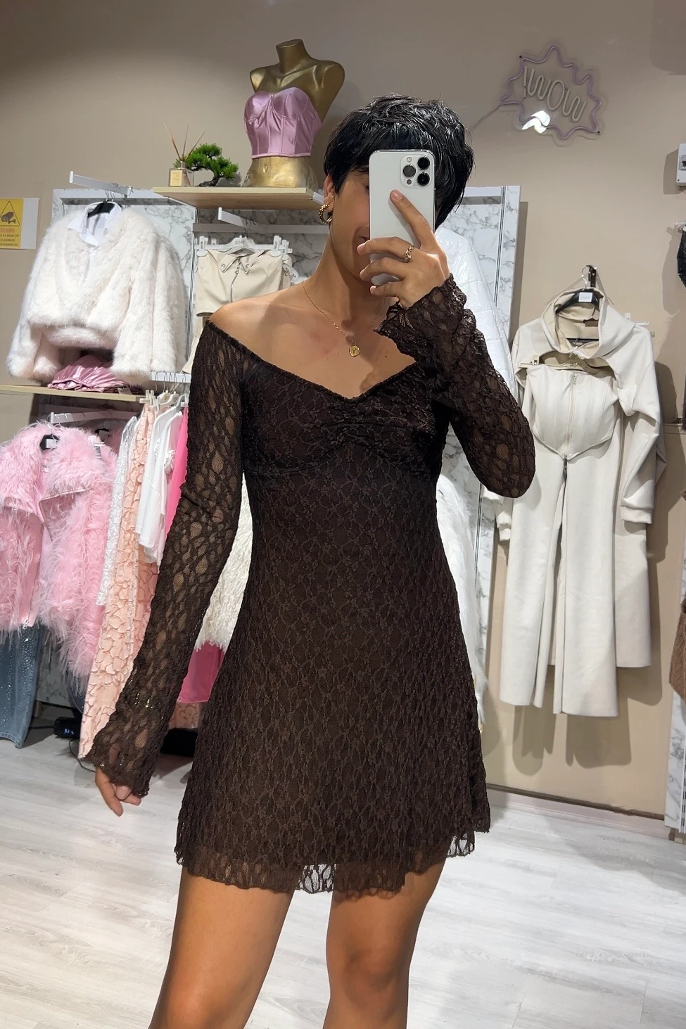 Dantel Madonna Yaka Elegance Elbise - KAHVERENGİ