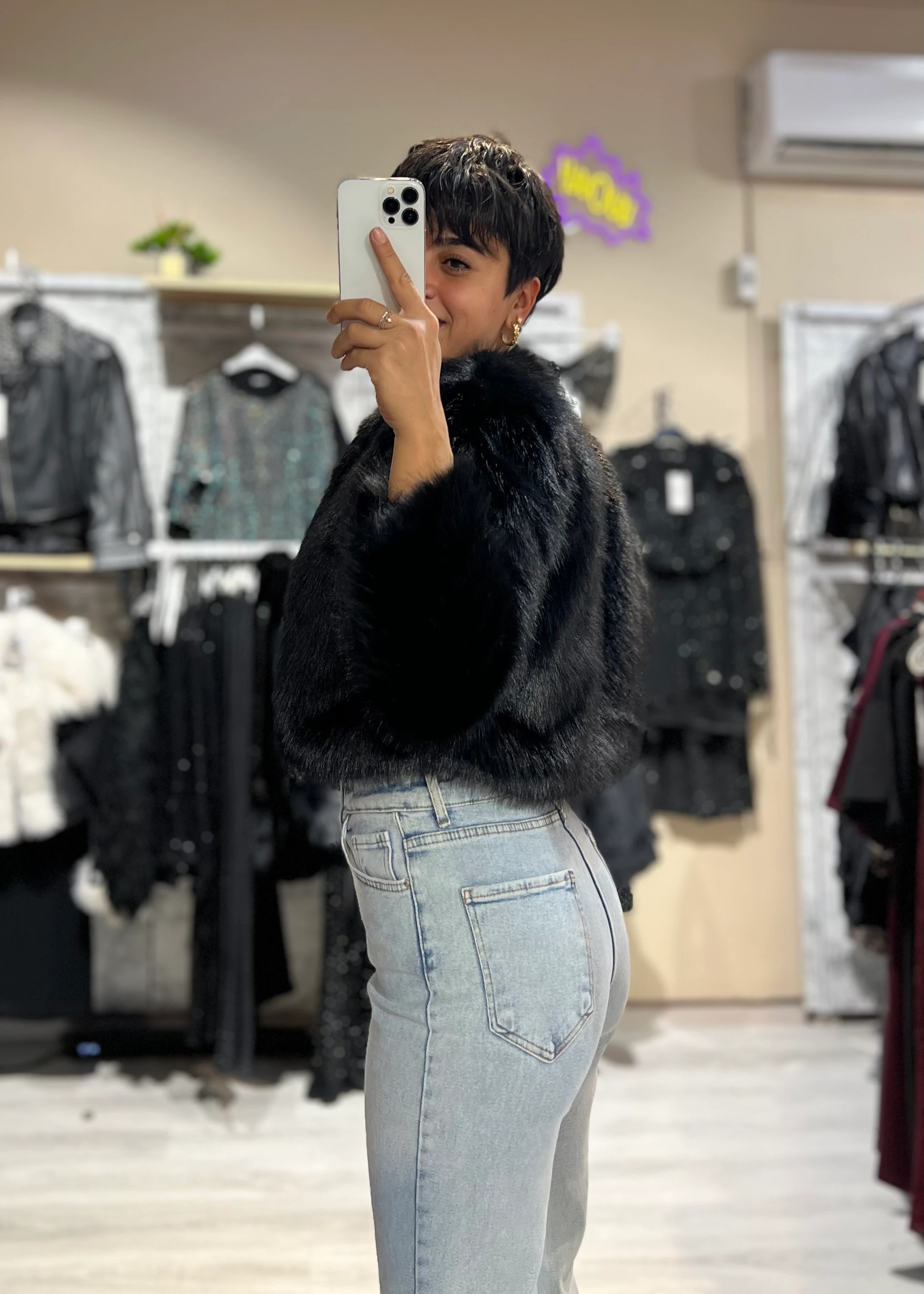 Marka Model Crop Kürk Mont