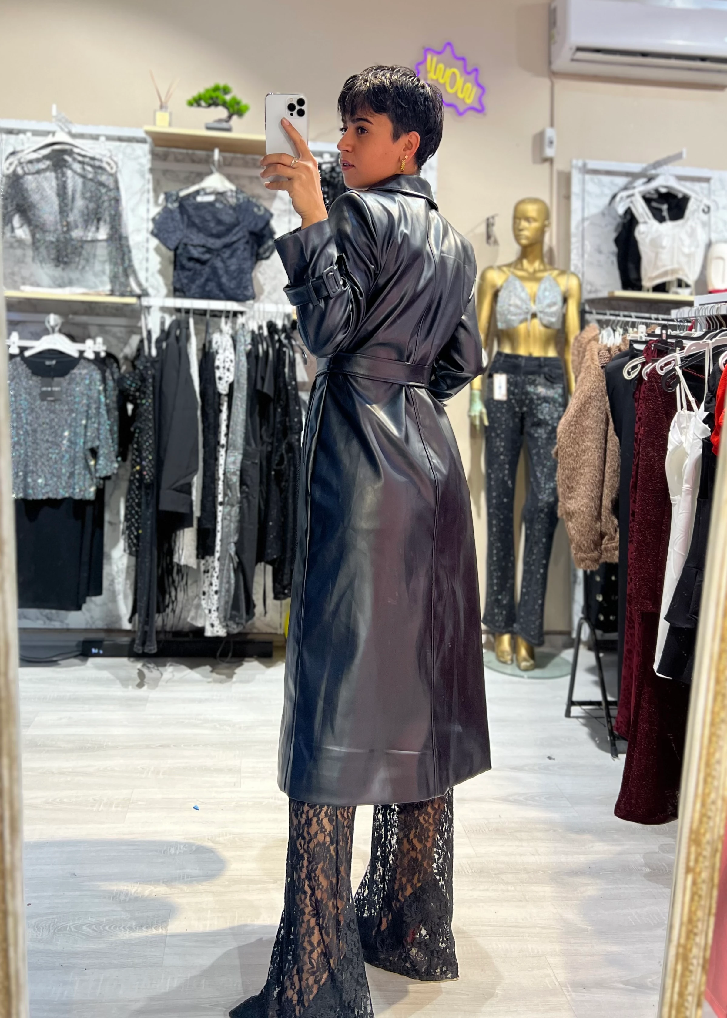 Yakası Çıkabilen Kürklü Kemerli Suni Deri Mont