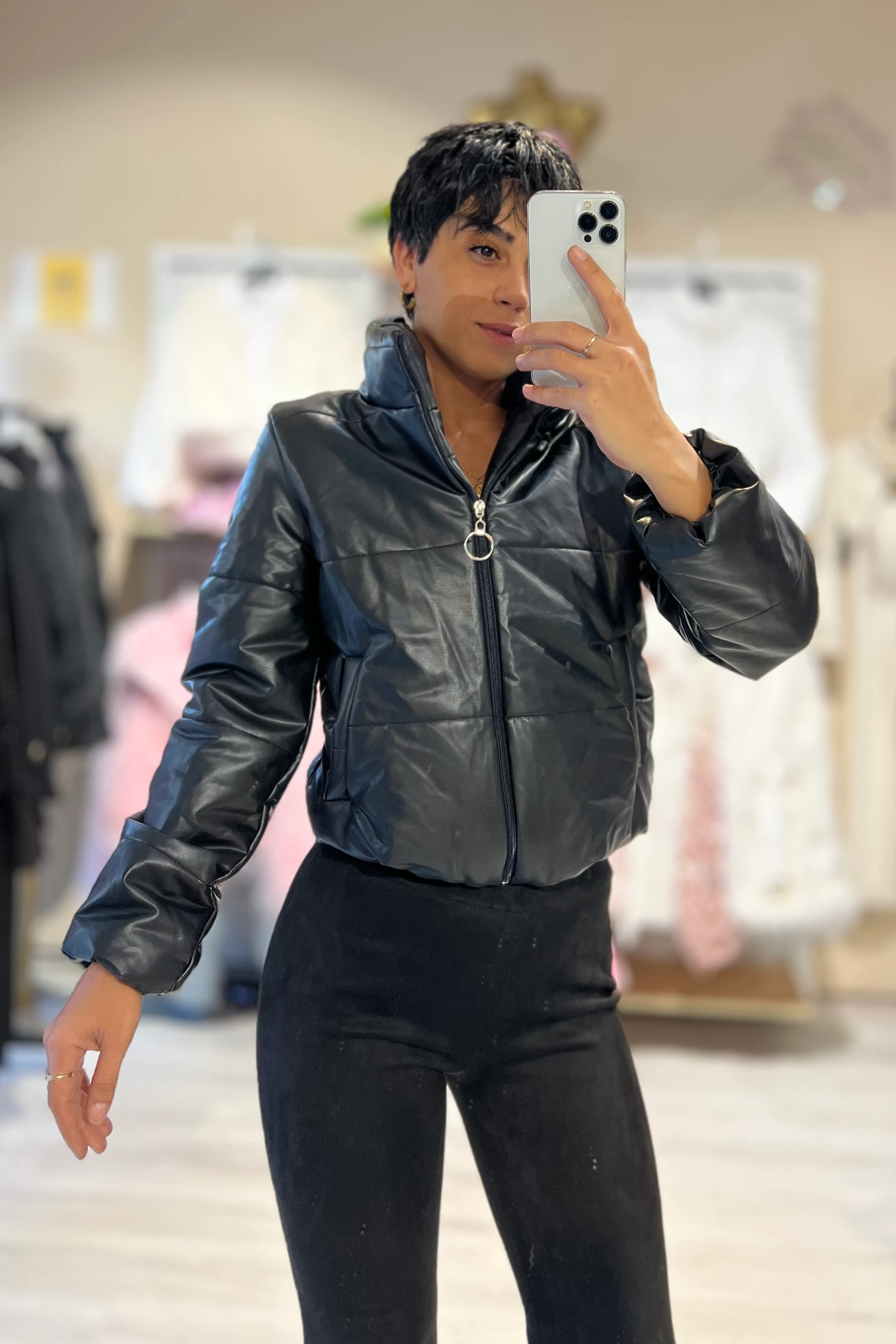 Siyah Dik Yaka Suni Deri Şişme Mont