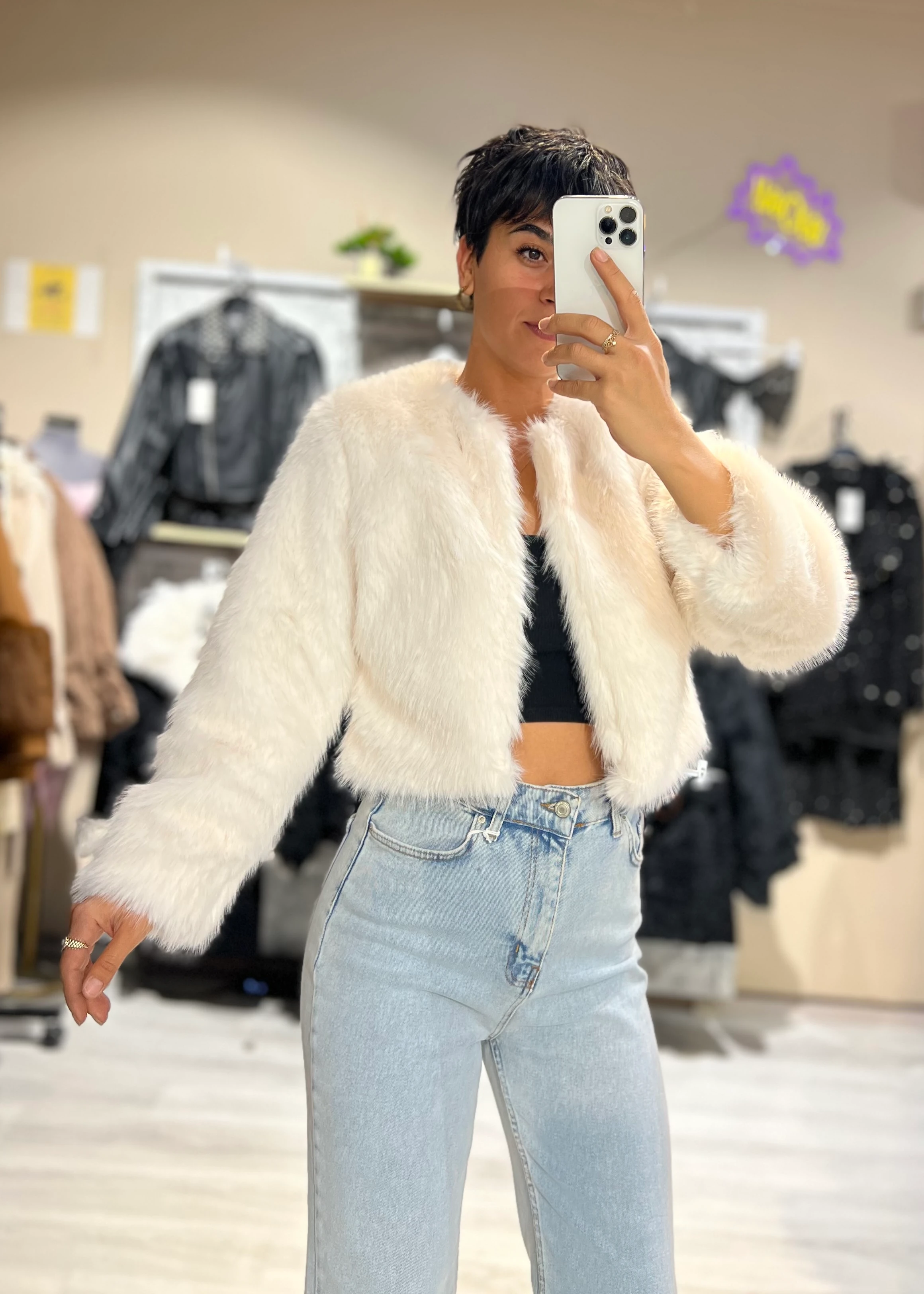 Marka Model Crop Kürk Mont - BEYAZ