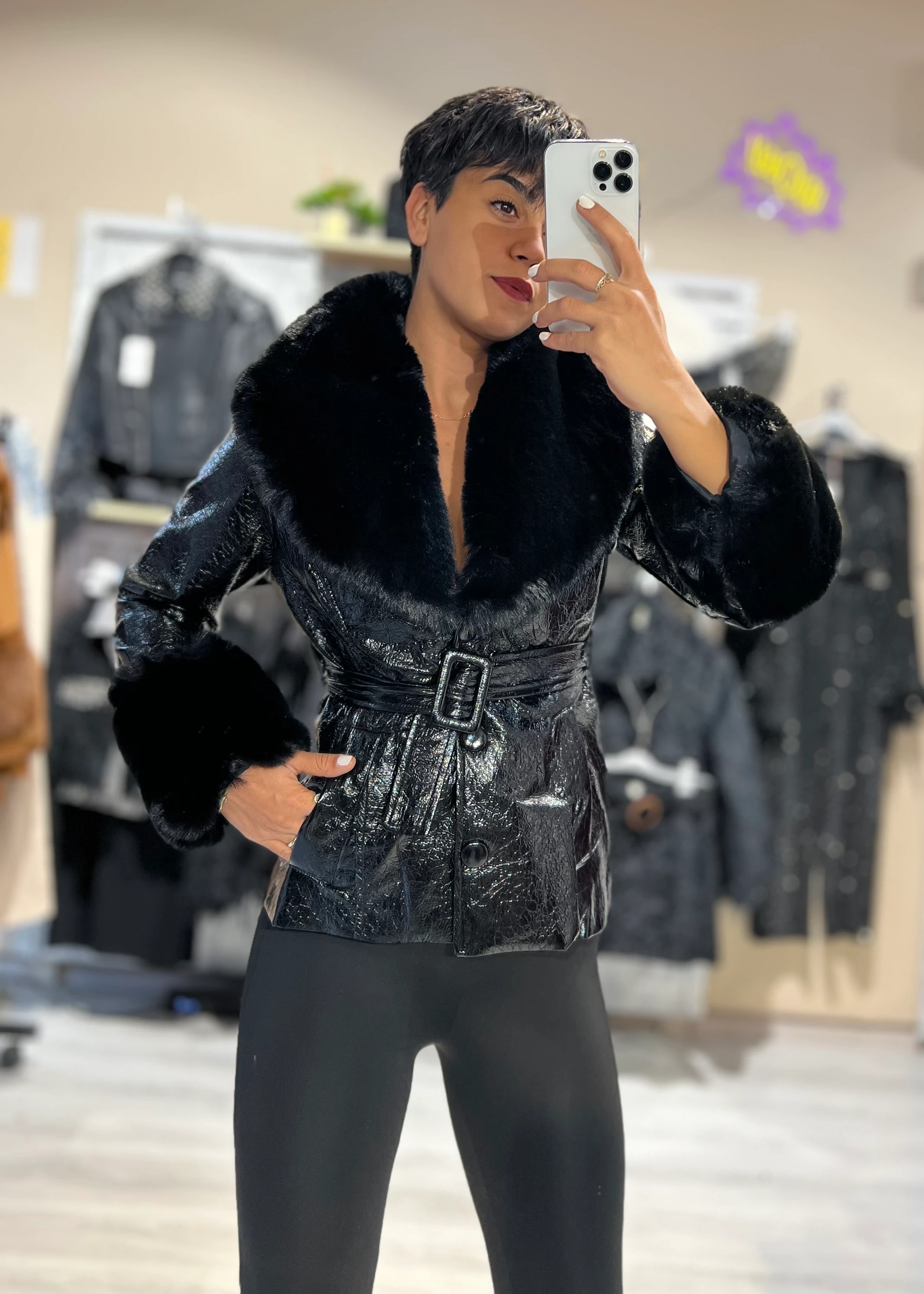 Noemi Kürklü Rugan Mont  - SİYAH