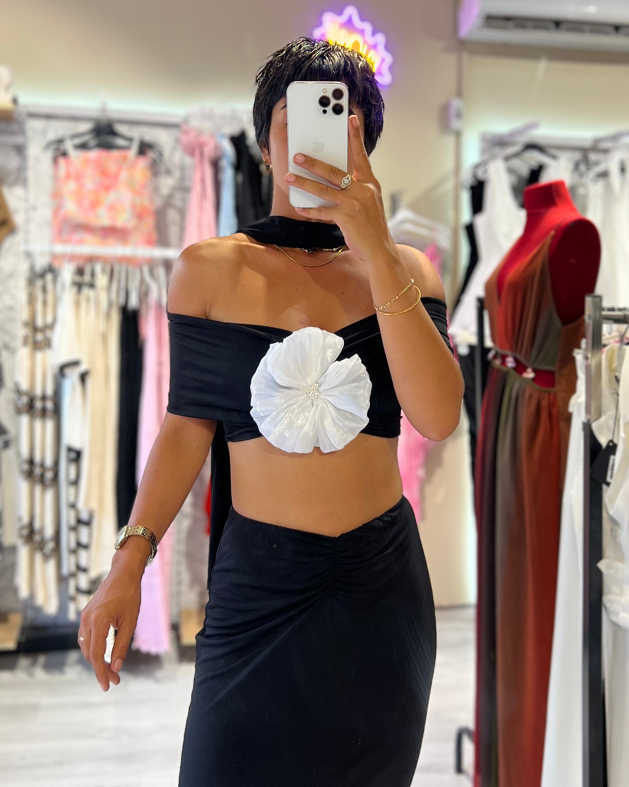 Özel Tasarım Gül Aksesuarlı Büstiyer Etek Takım