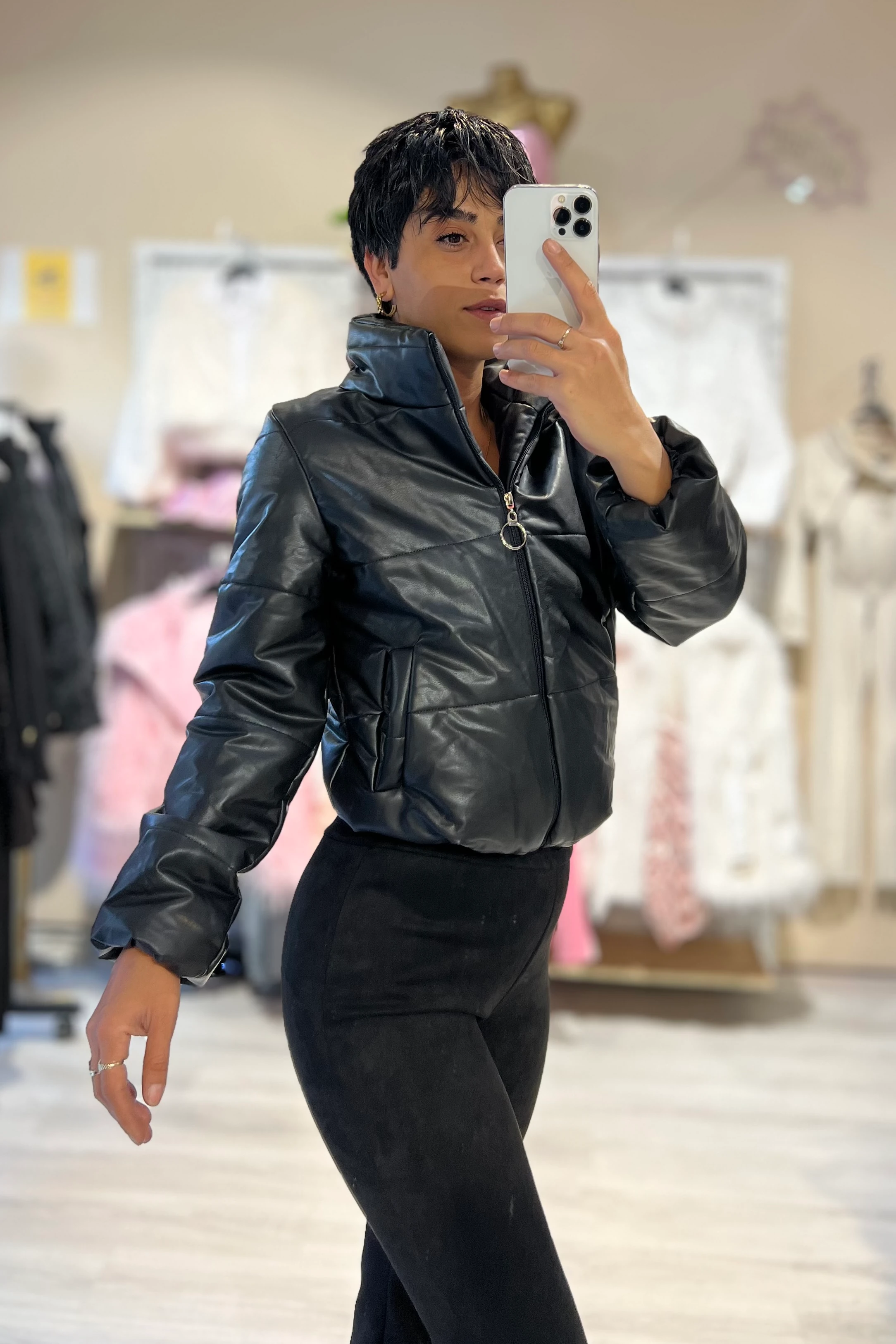 Siyah Dik Yaka Suni Deri Şişme Mont