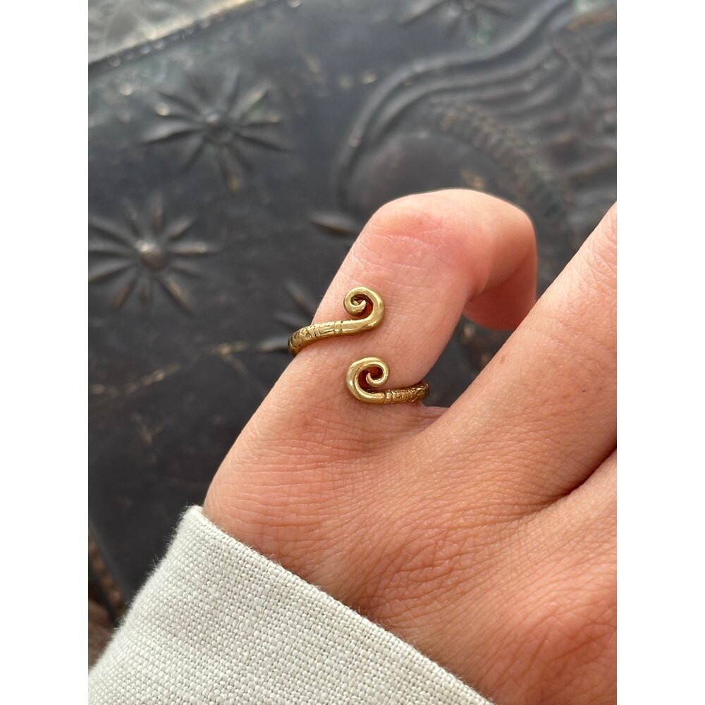 Ohm (Pinky Finger)