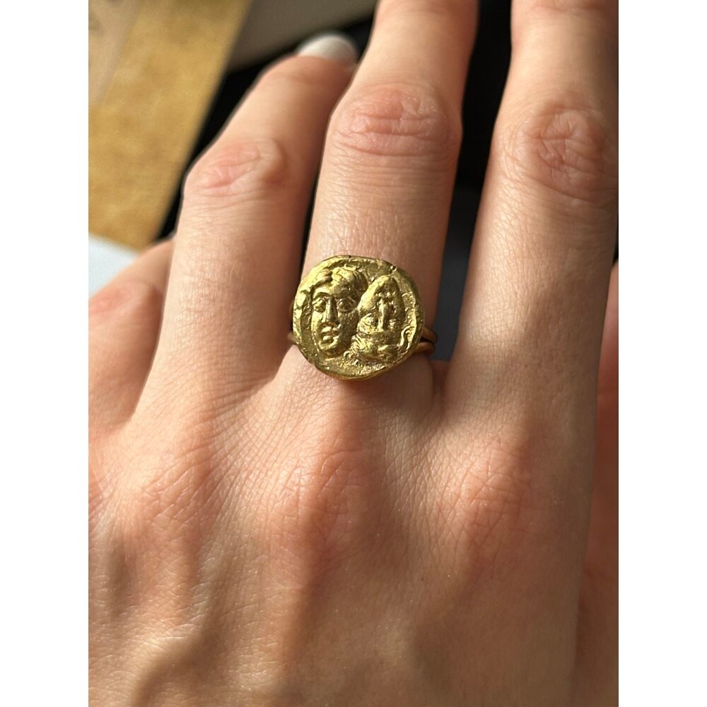 Medusa Medallion