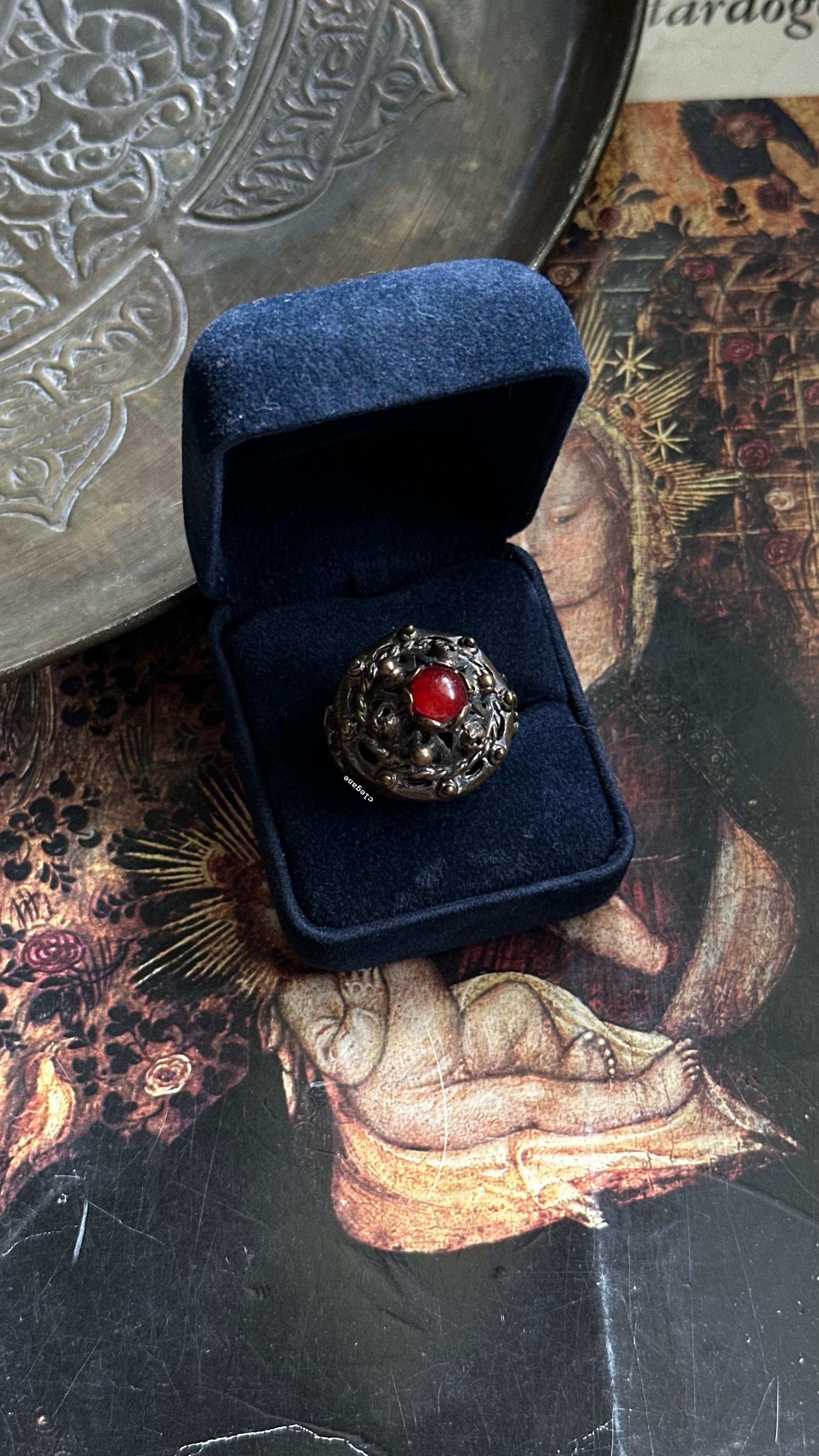 Vintage model akik