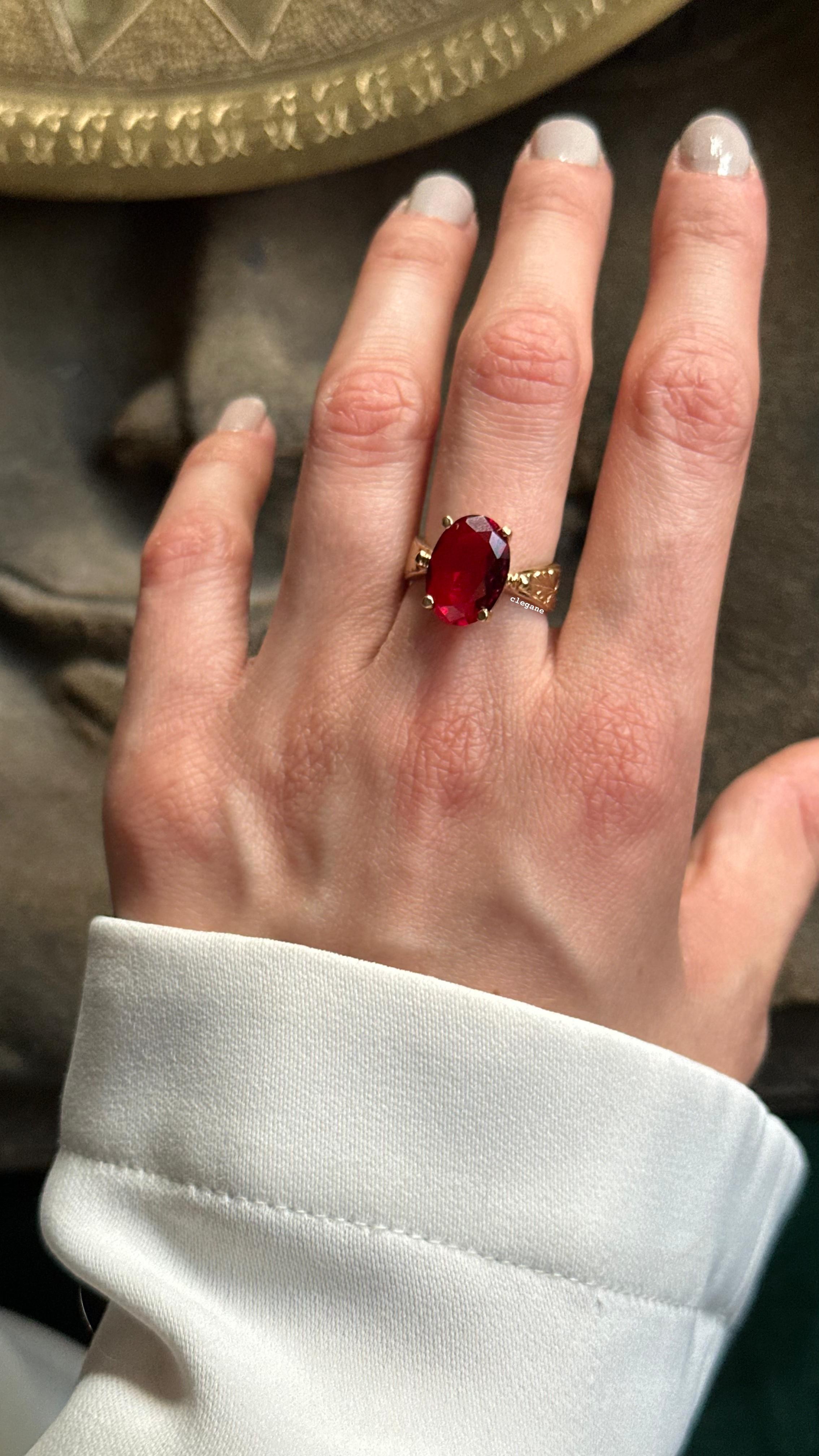 Humayun Garnet Oval
