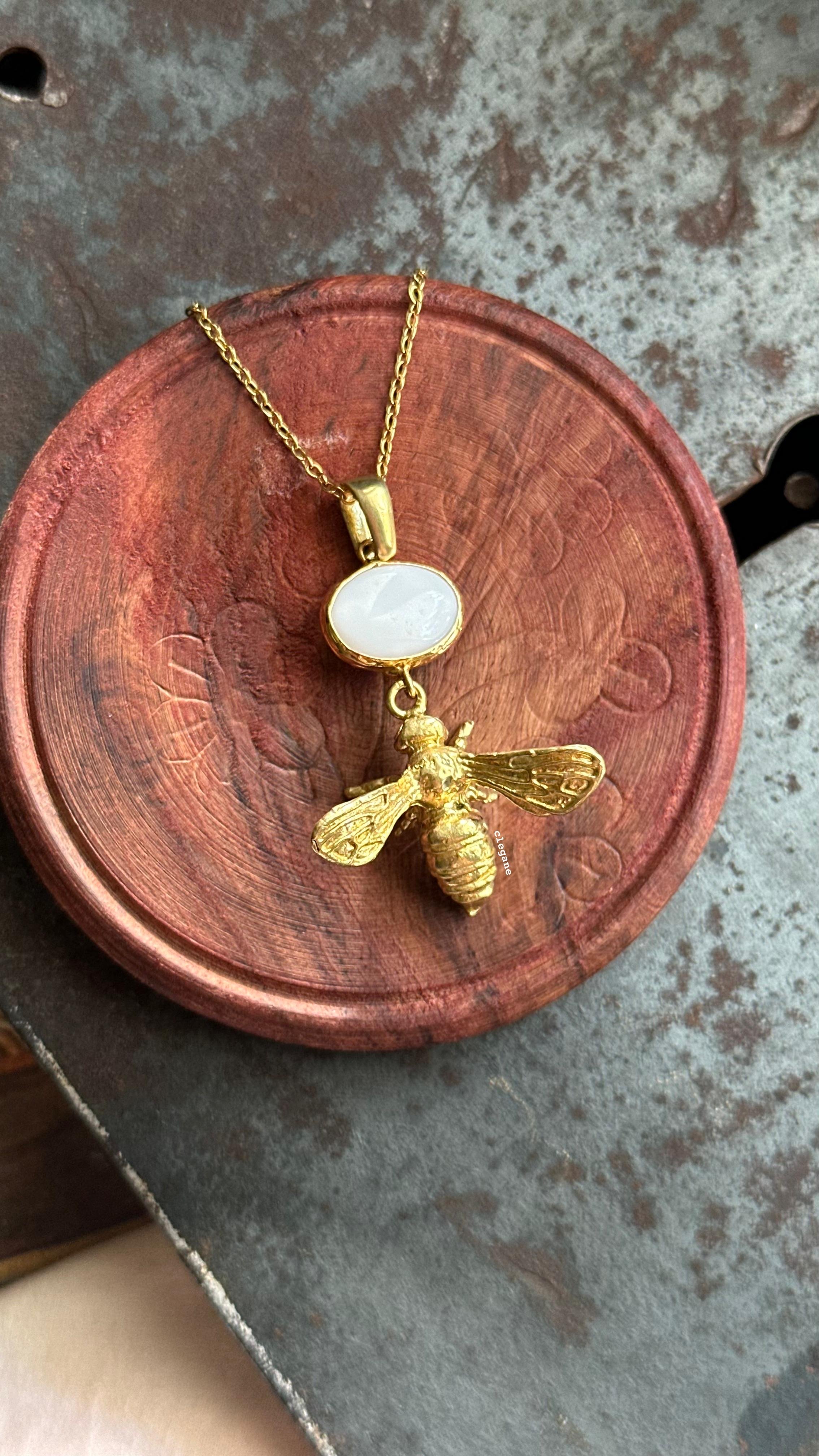 Opal Arı