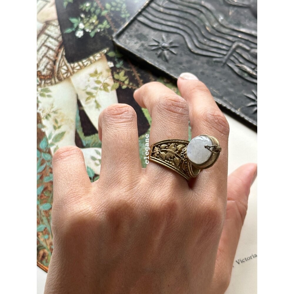 Poison ring
