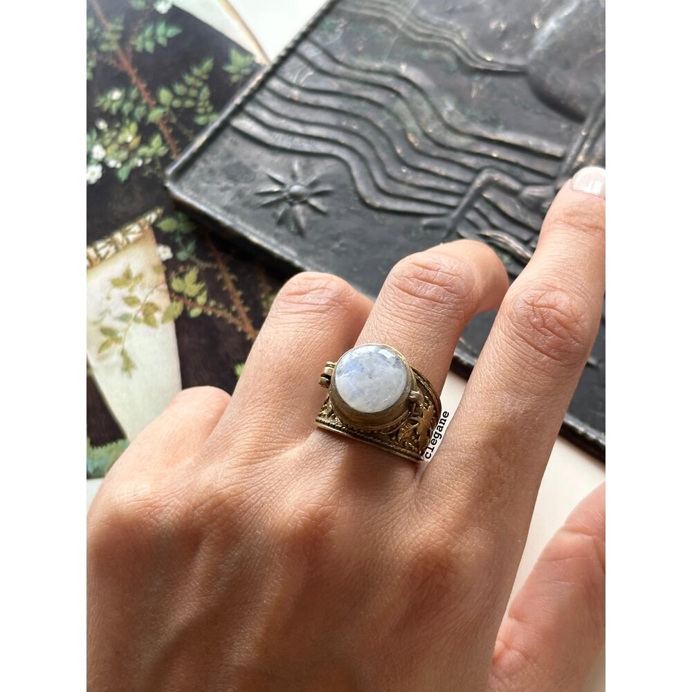 Poison ring