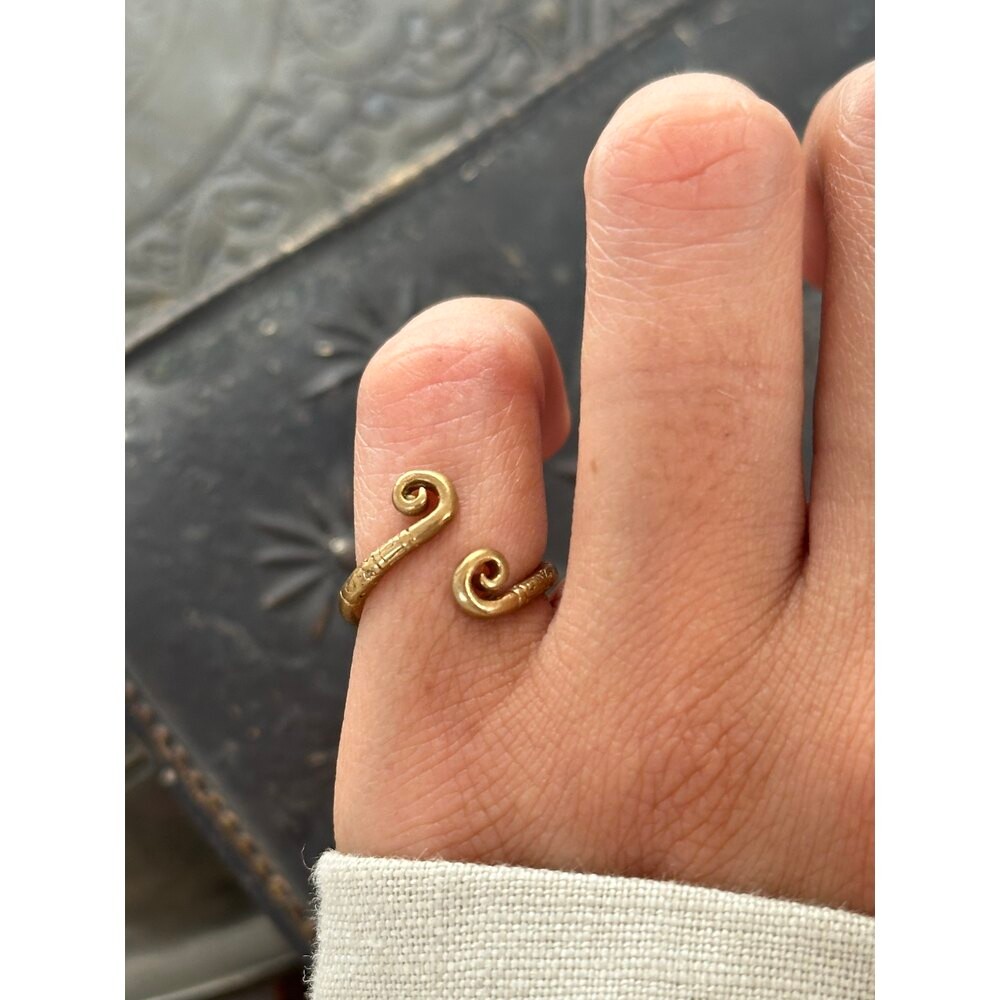 Ohm (Pinky Finger)
