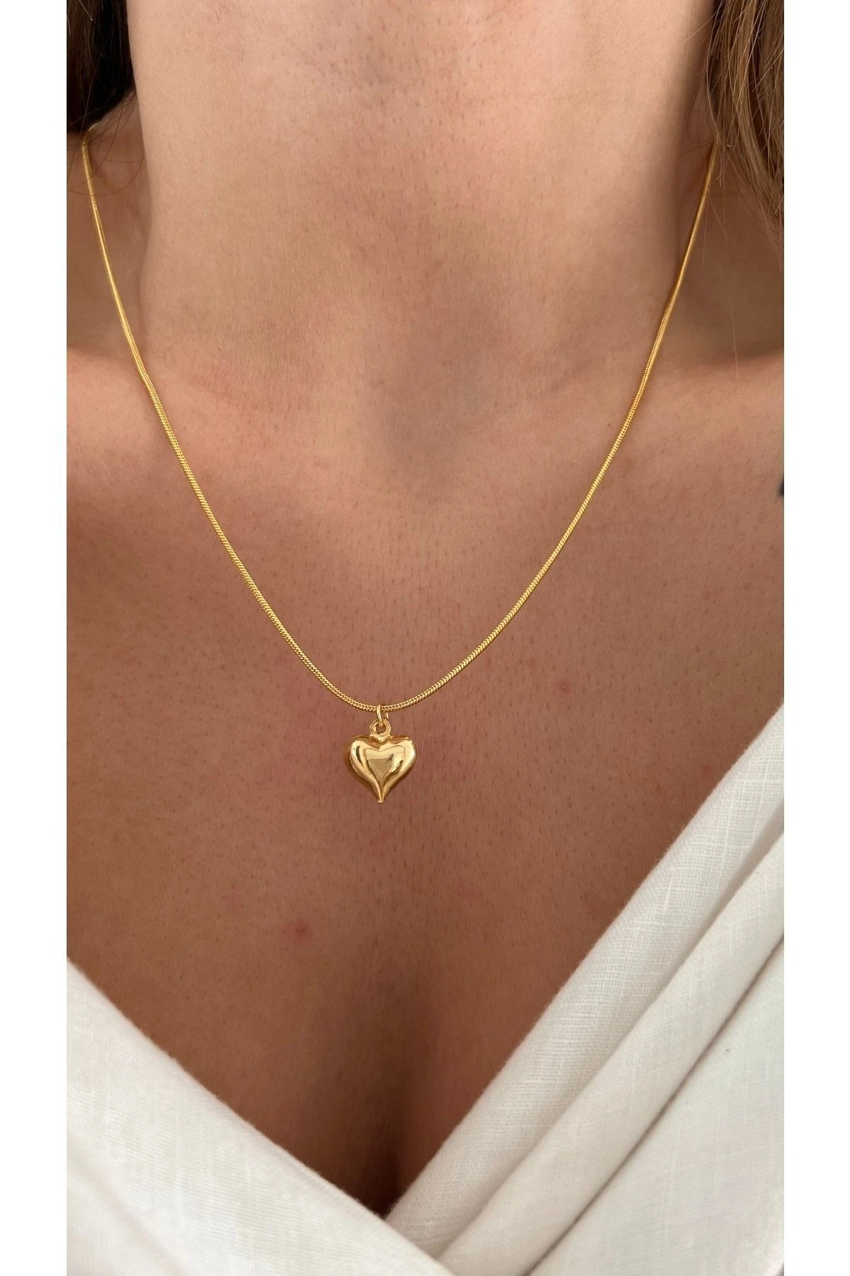 Altın Kaplama Bombeli Kalp Kolye