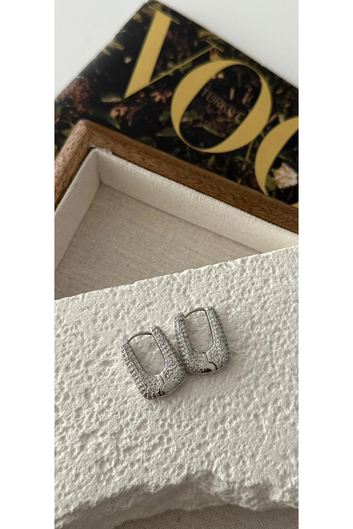 Çelik Taşlı Dikdörtgen Gina Küpe