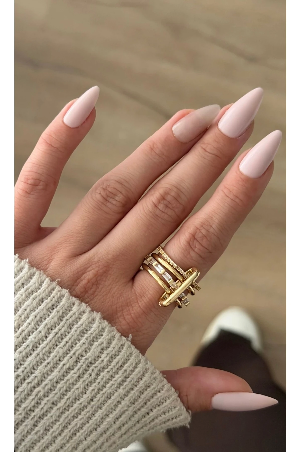 Çelik Baget Taşlı Spinelli Yüzük