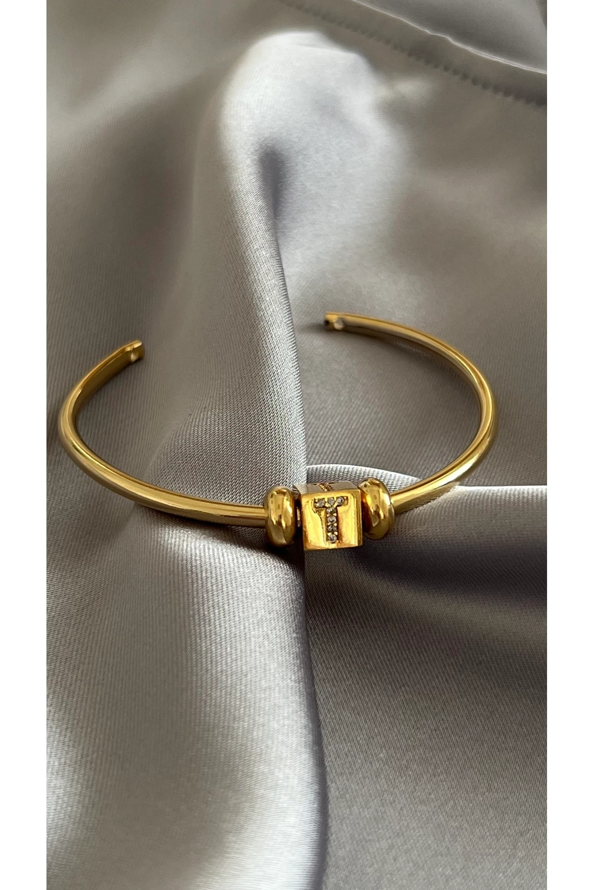 T Harfli Betsy Bileklik