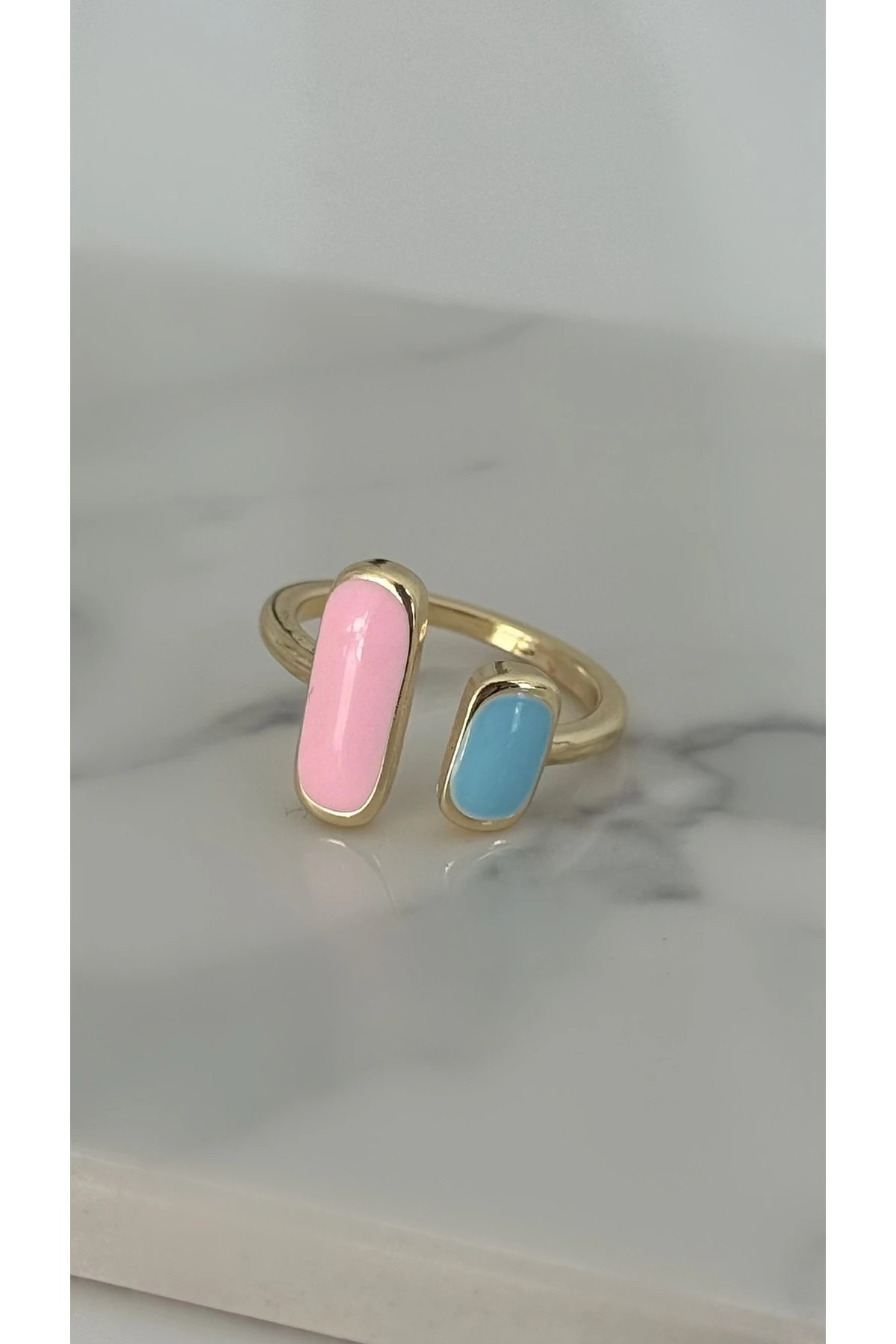 Çelik Renkli Mineli Yüzük