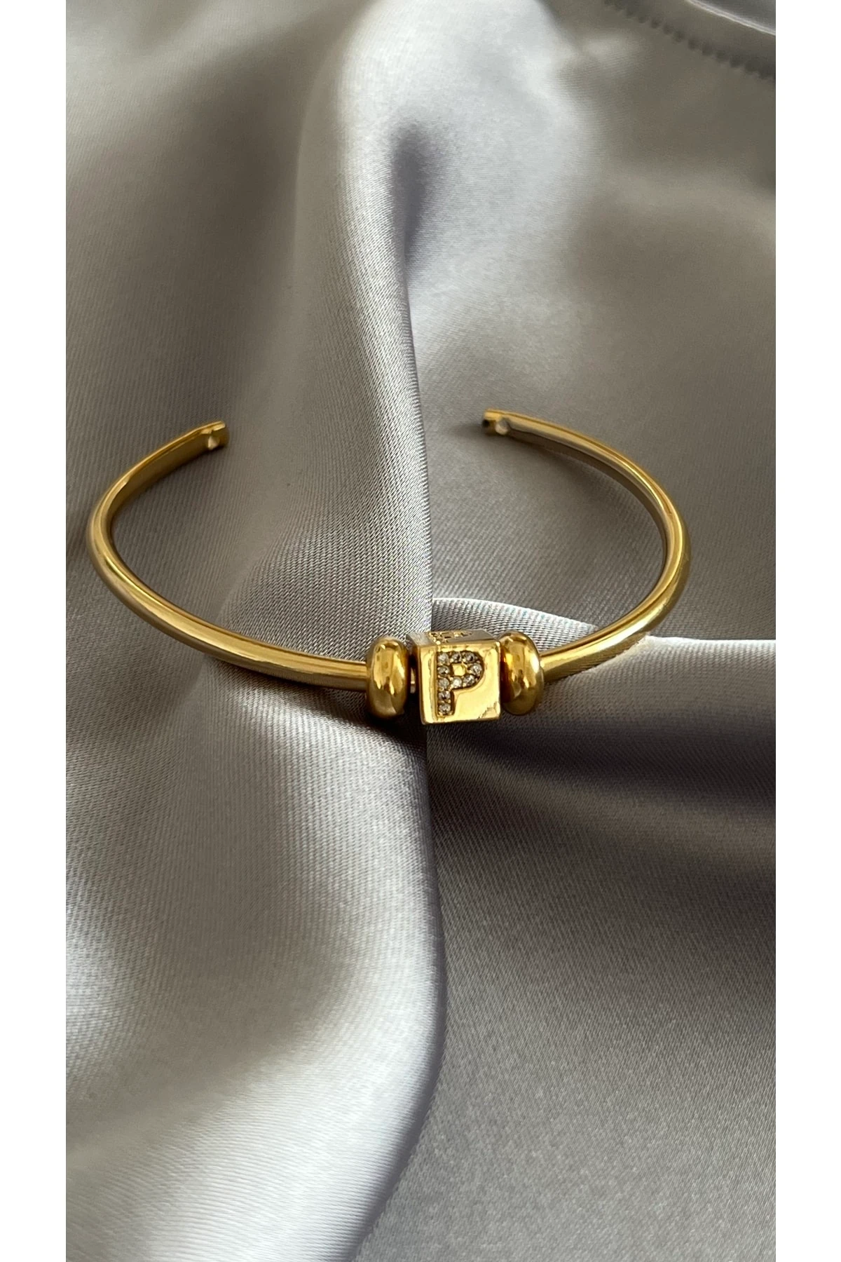 P Harfli Betsy Bileklik