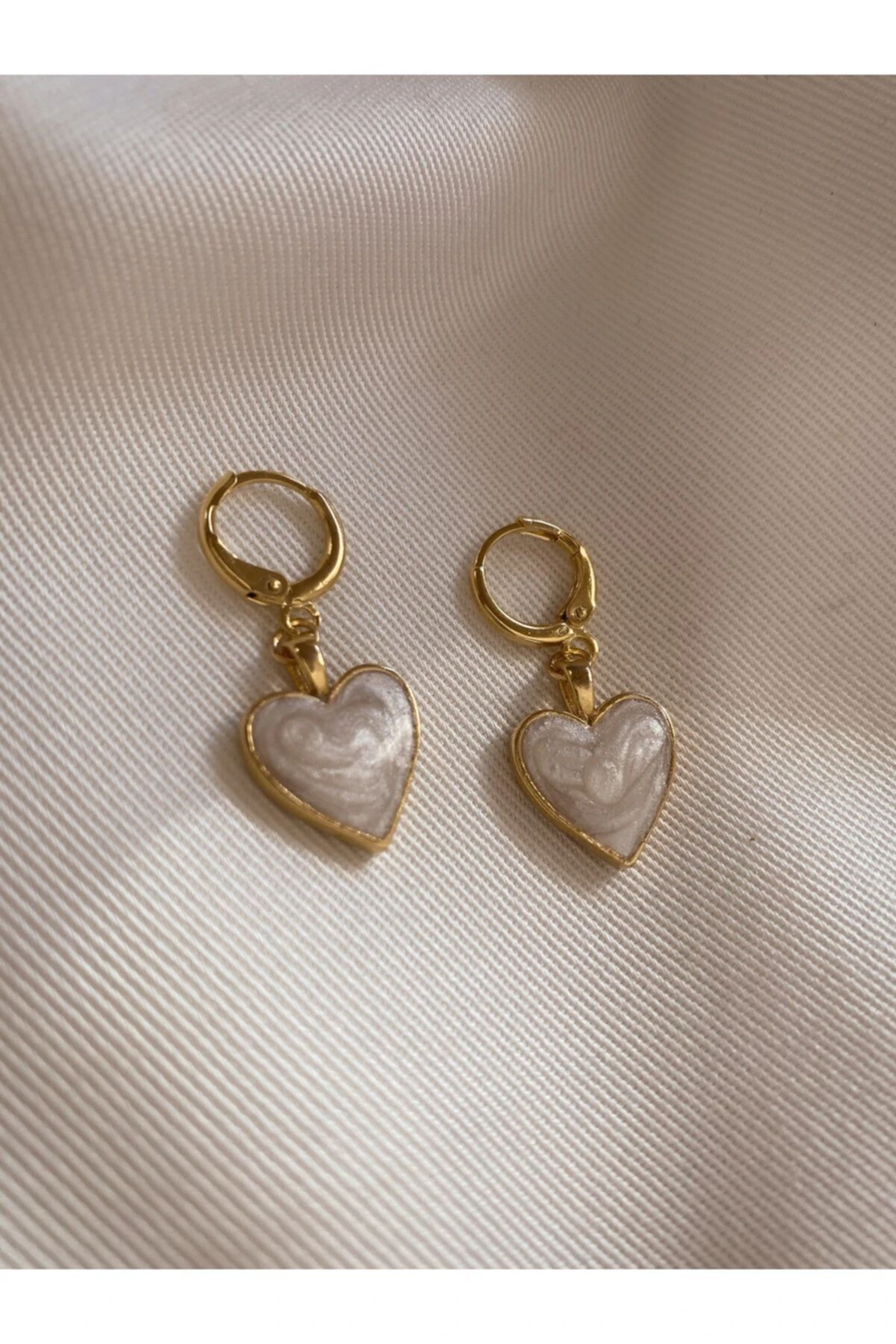 Beyaz Sedefli Kalp Küpe