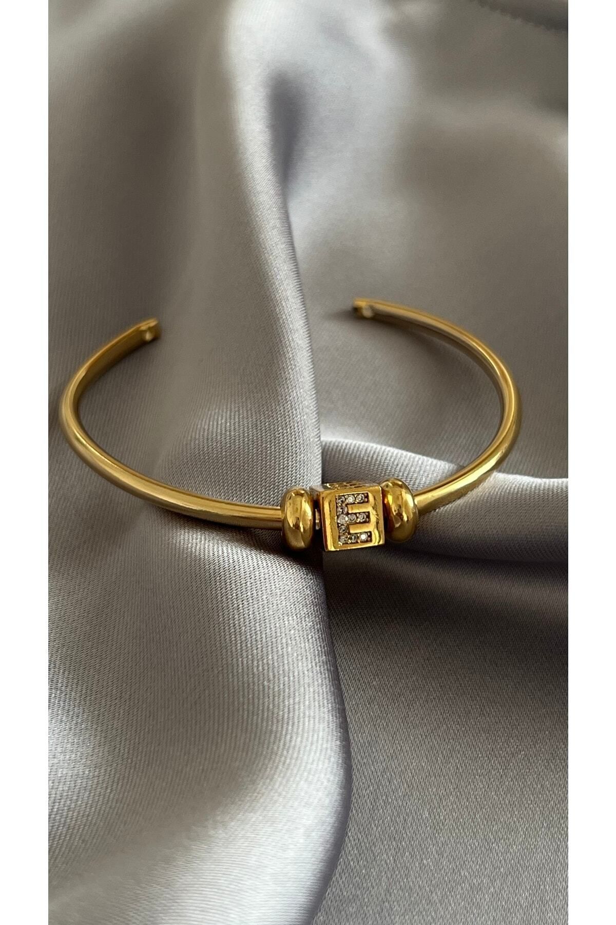 E Harfli Betsy Bileklik