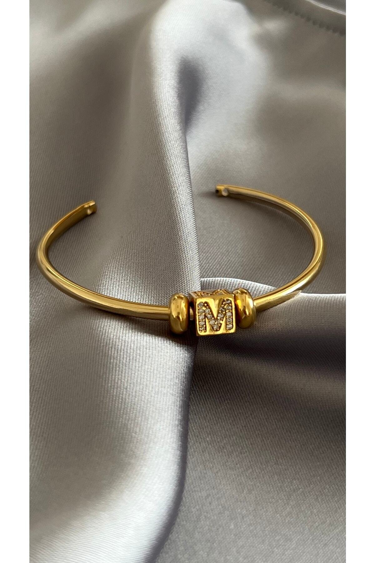 M Harfli Betsy Bileklik