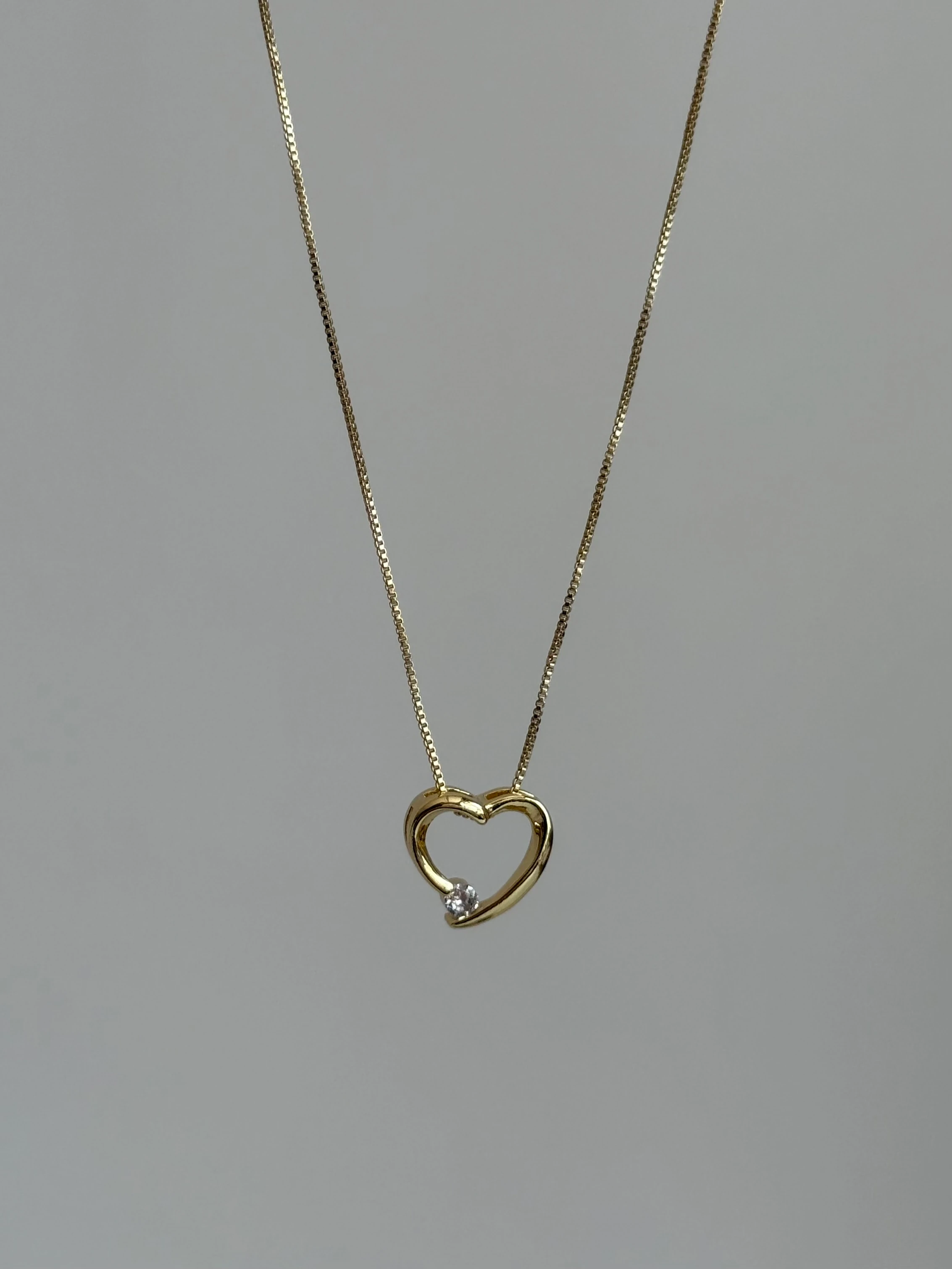 Gold Rengi Taş Detay Kalp Kadın Kolye