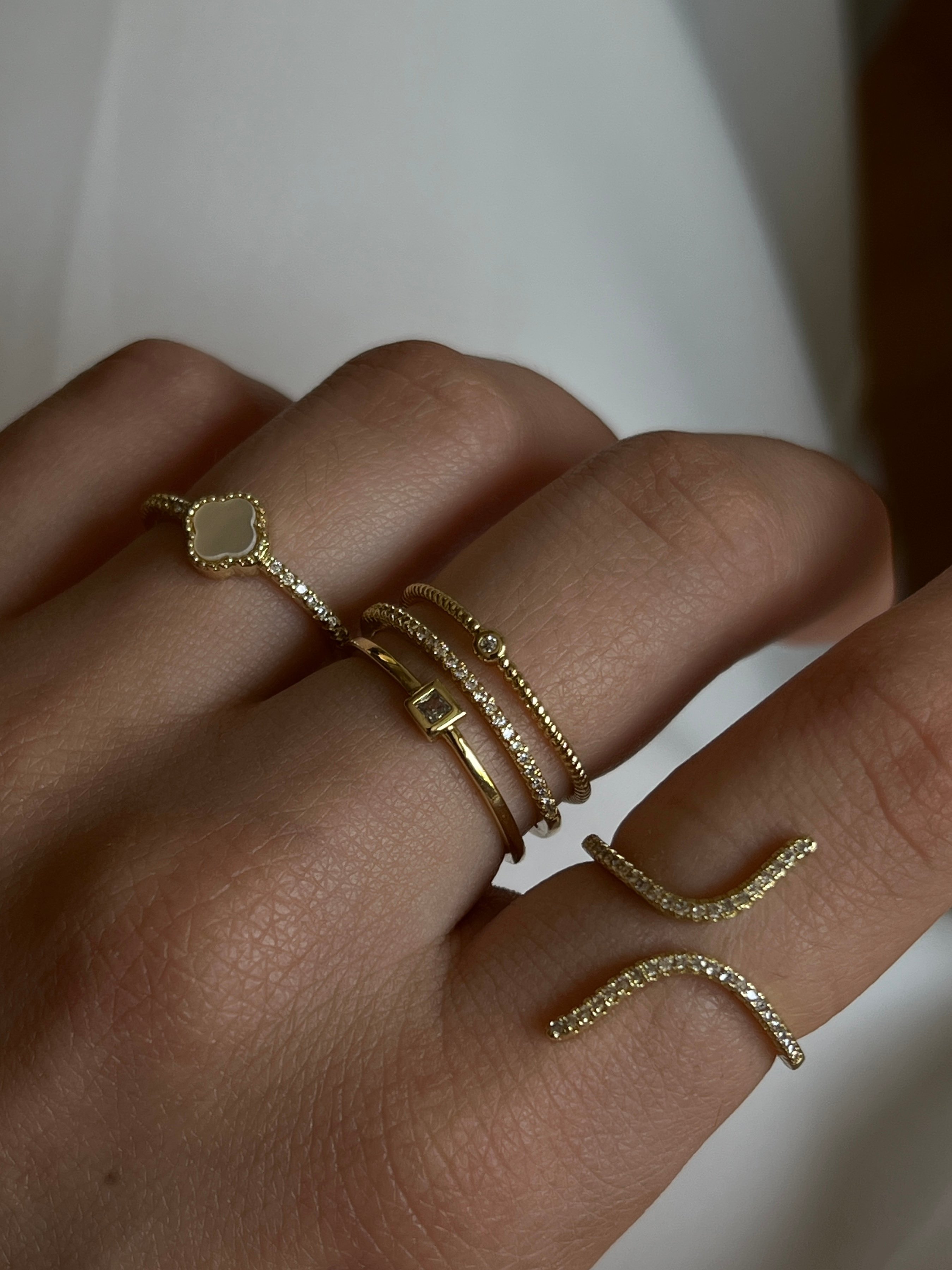 Gold Rengi Zirkon Taşlı Dalga Model Kadın Yüzük