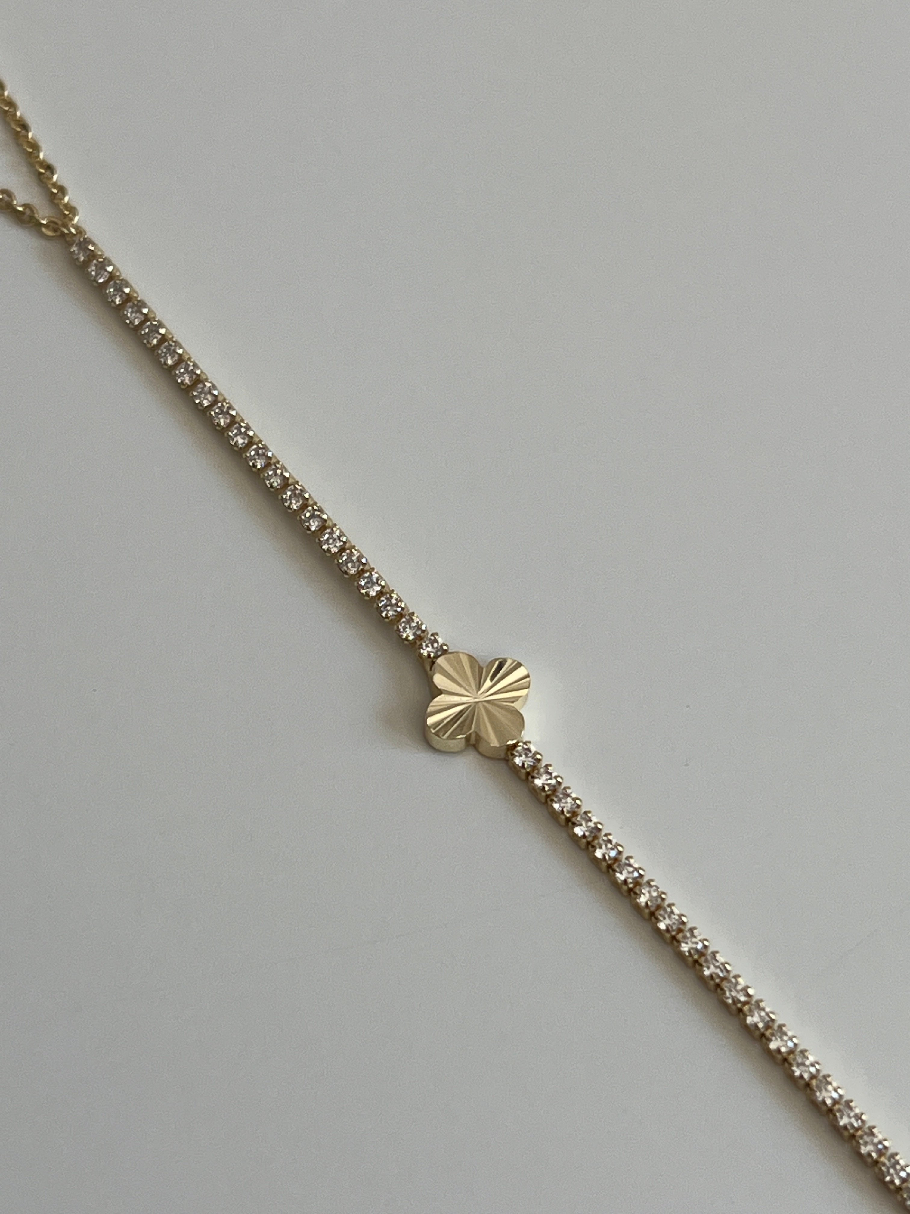 Gold Rengi Zirkon Taşlı Yonca Model Kadın Şahmeran