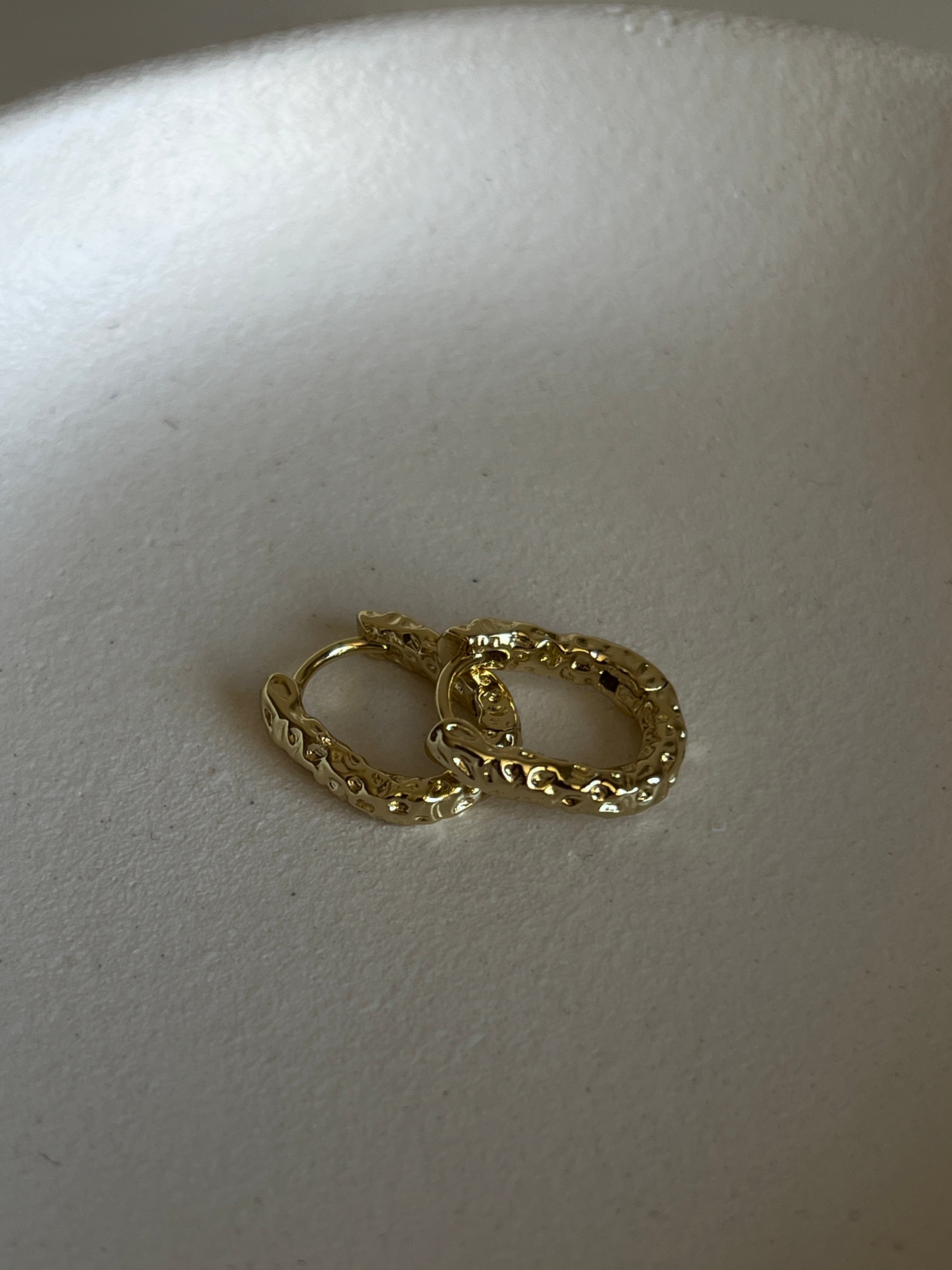 Gold Rengi Dövme Model Xupıng Kadın Küpe