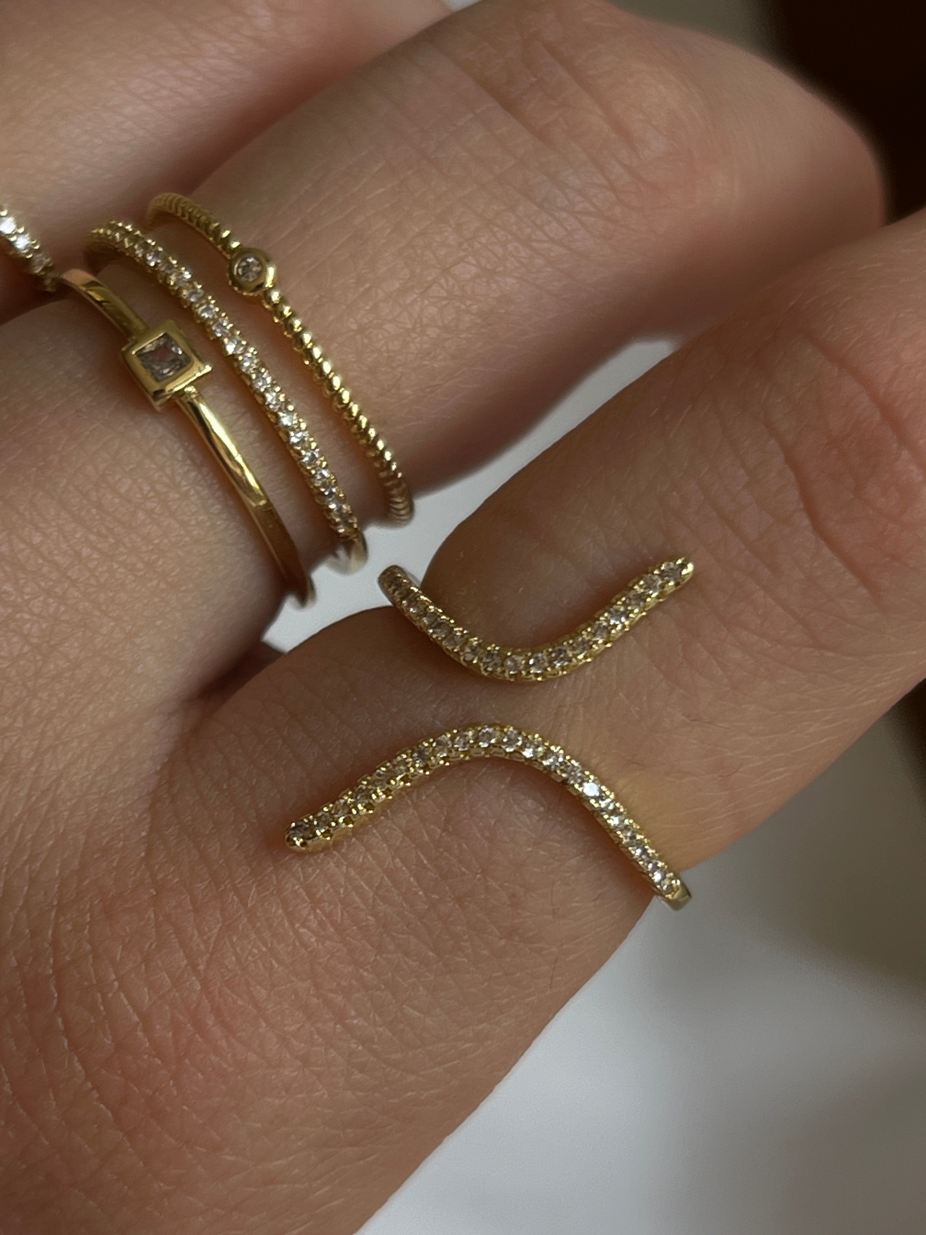Gold Rengi Zirkon Taşlı Dalga Model Kadın Yüzük