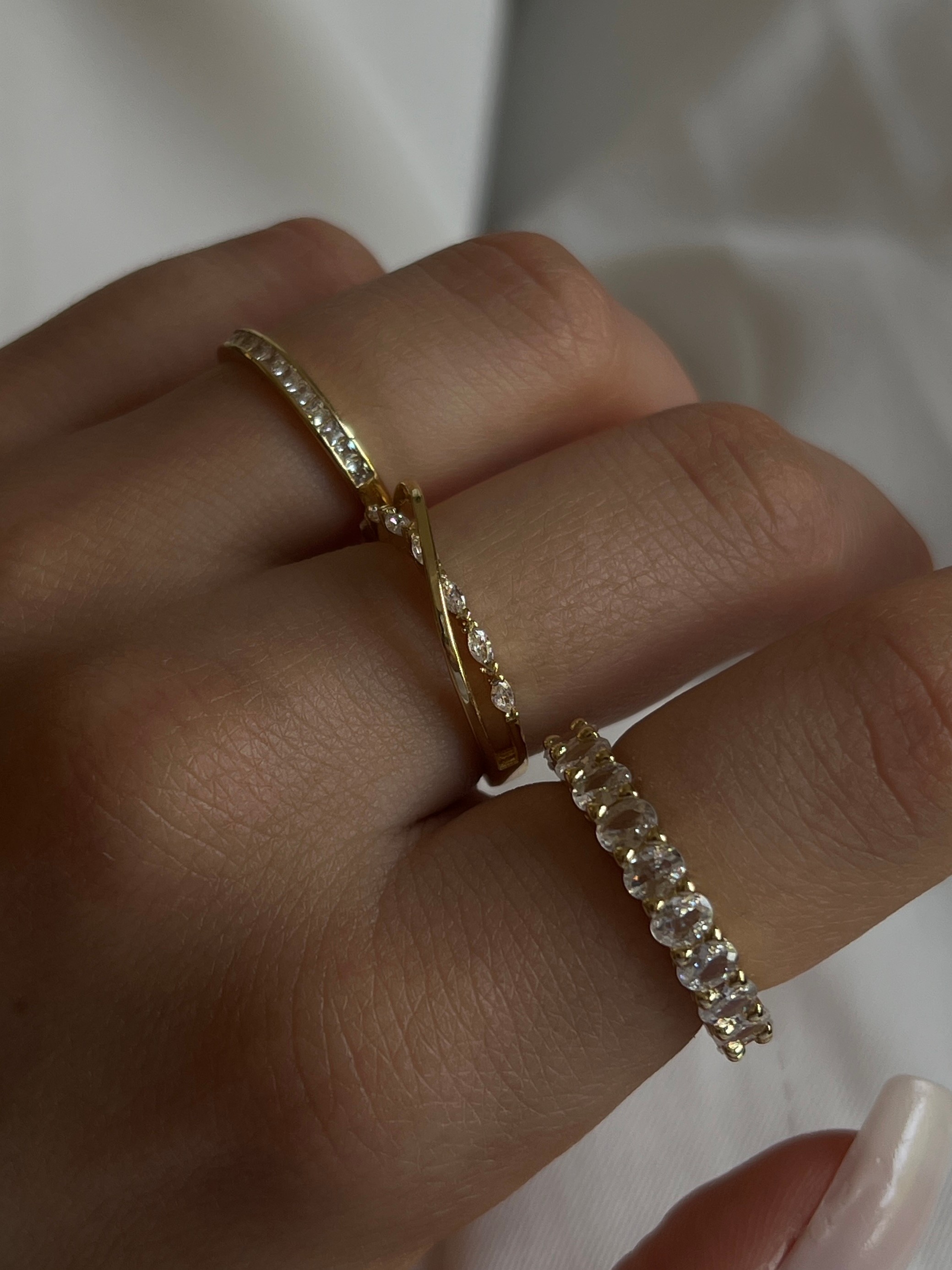 Gold Rengi Damla Zirkon Taşlı İki Sıra Kadın Yüzük