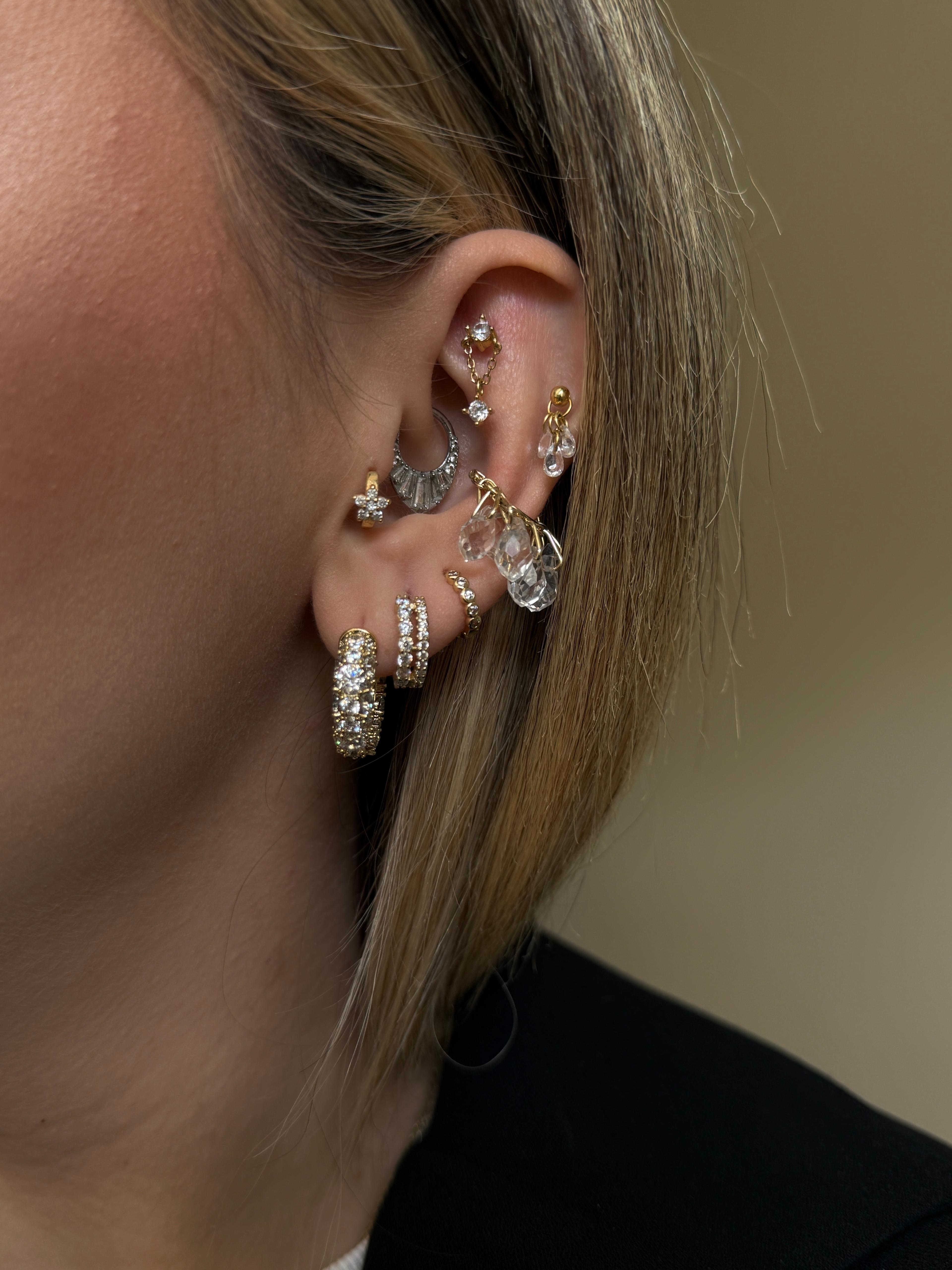 Gold Rengi Sıralı Yuvarlak Zirkon Taşlı Xupıng Kadın Piercing
