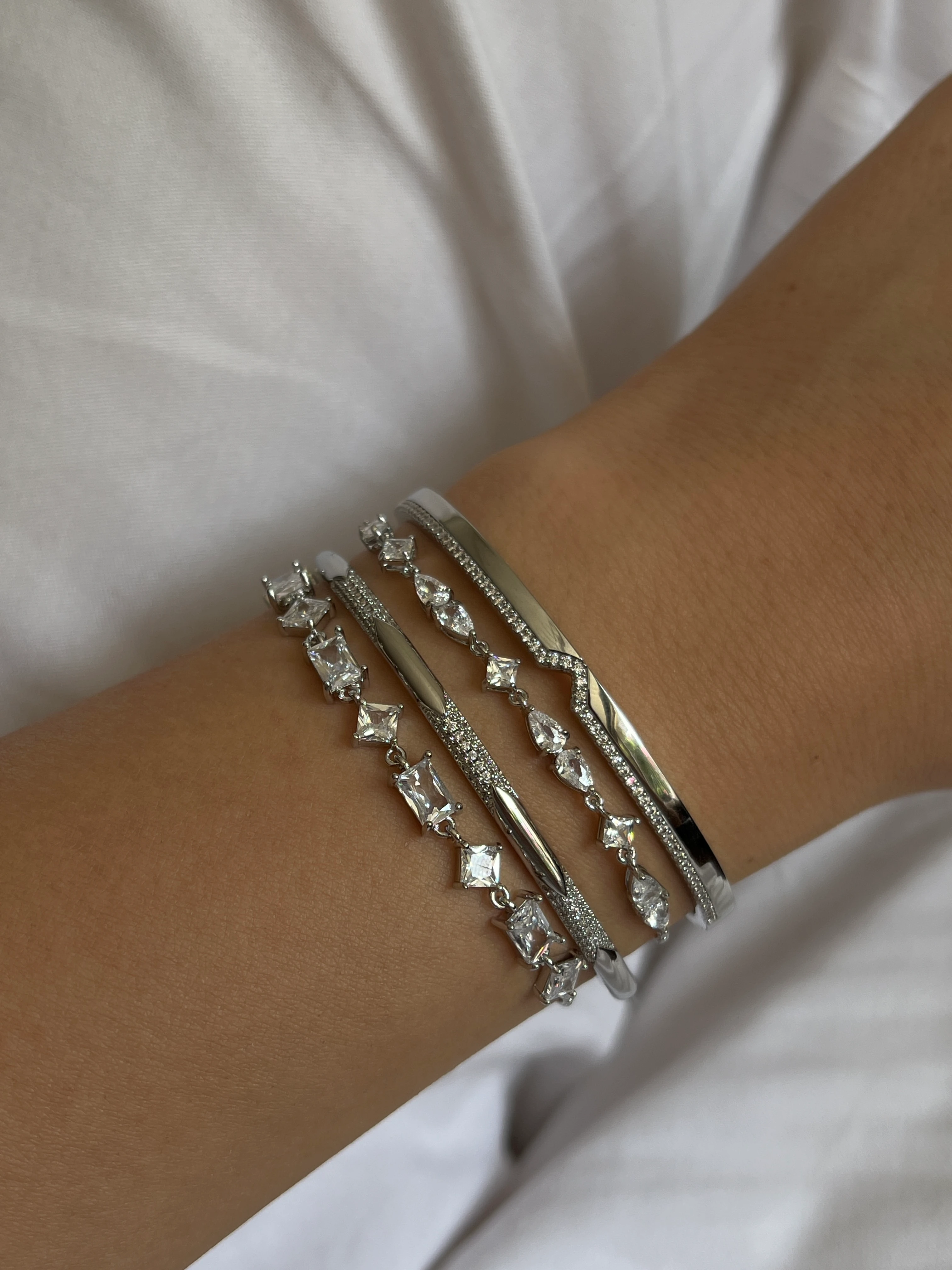 Sıralı Damla Zirkon Taşlı Kadın Bileklik