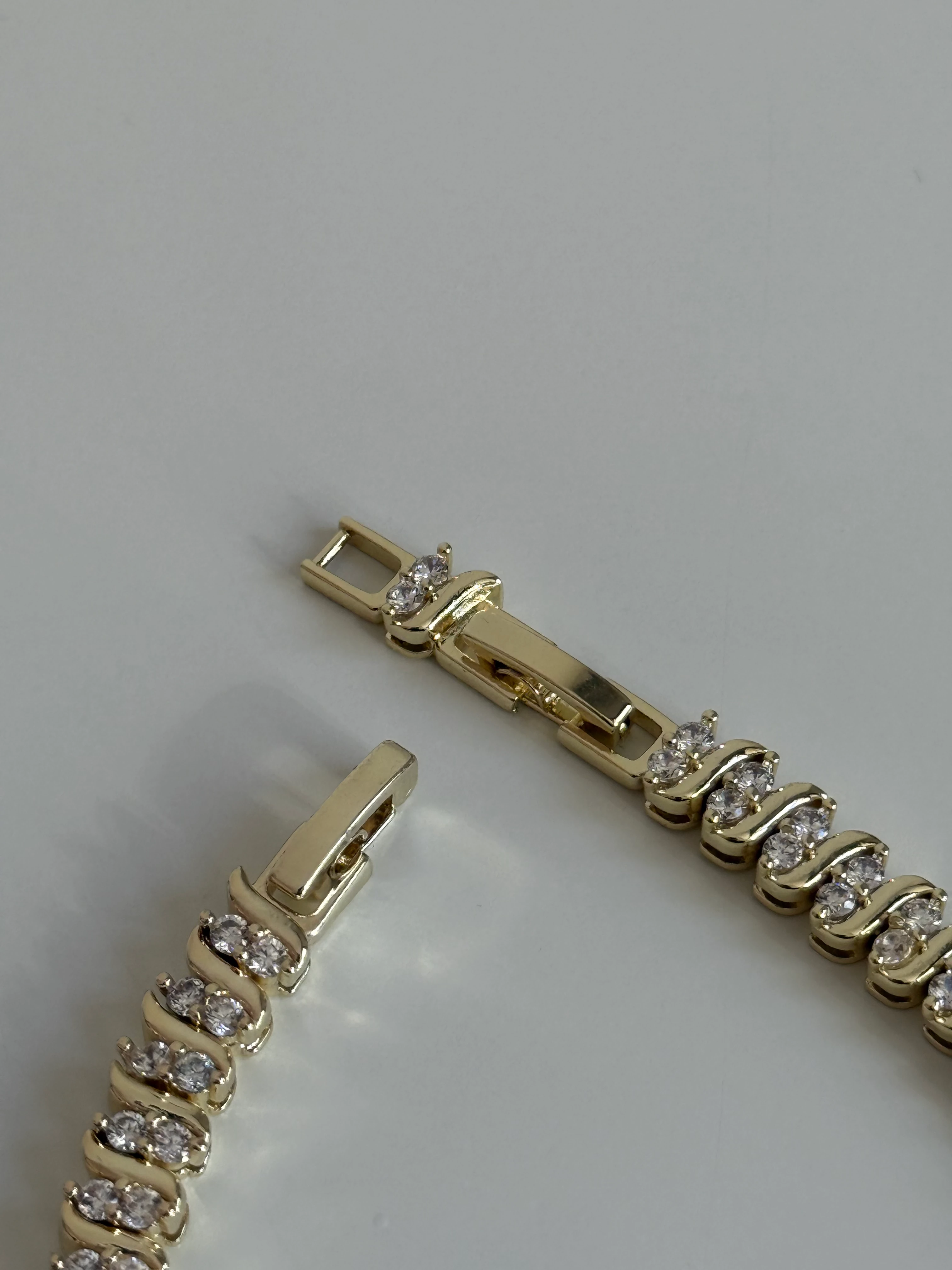 Gold Rengi Sıralı Çift Taşlı Kadın Bileklik