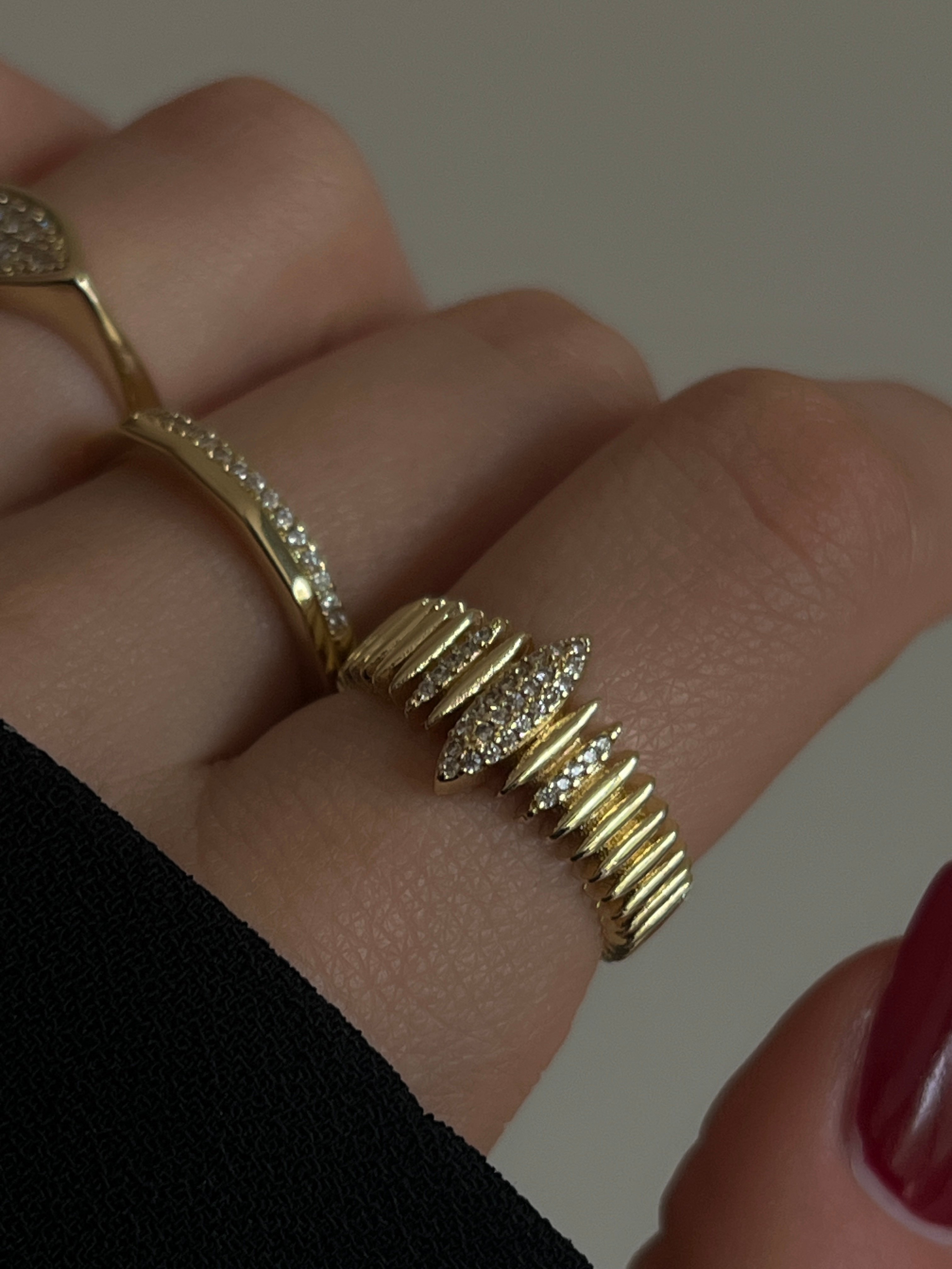 Gold Rengi Zirkon Taşlı Kadın Yüzük